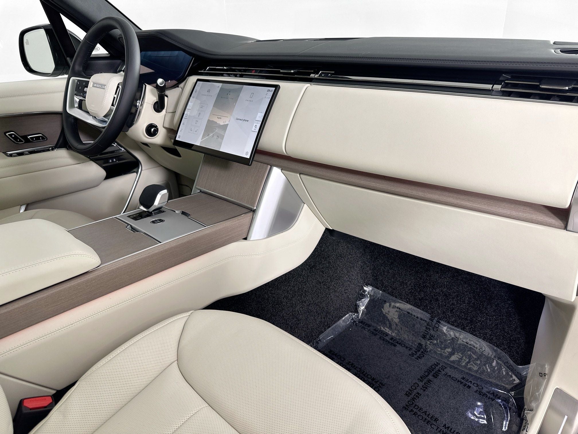 2026 Land Rover Range Rover SE LWB