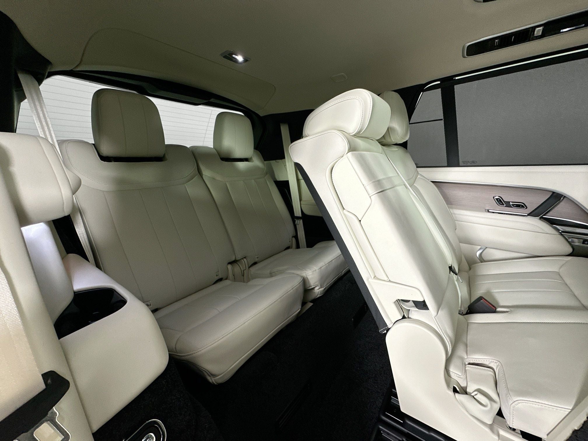 2026 Land Rover Range Rover SE LWB