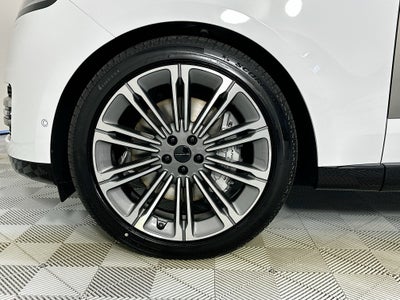 2026 Land Rover Range Rover SE LWB