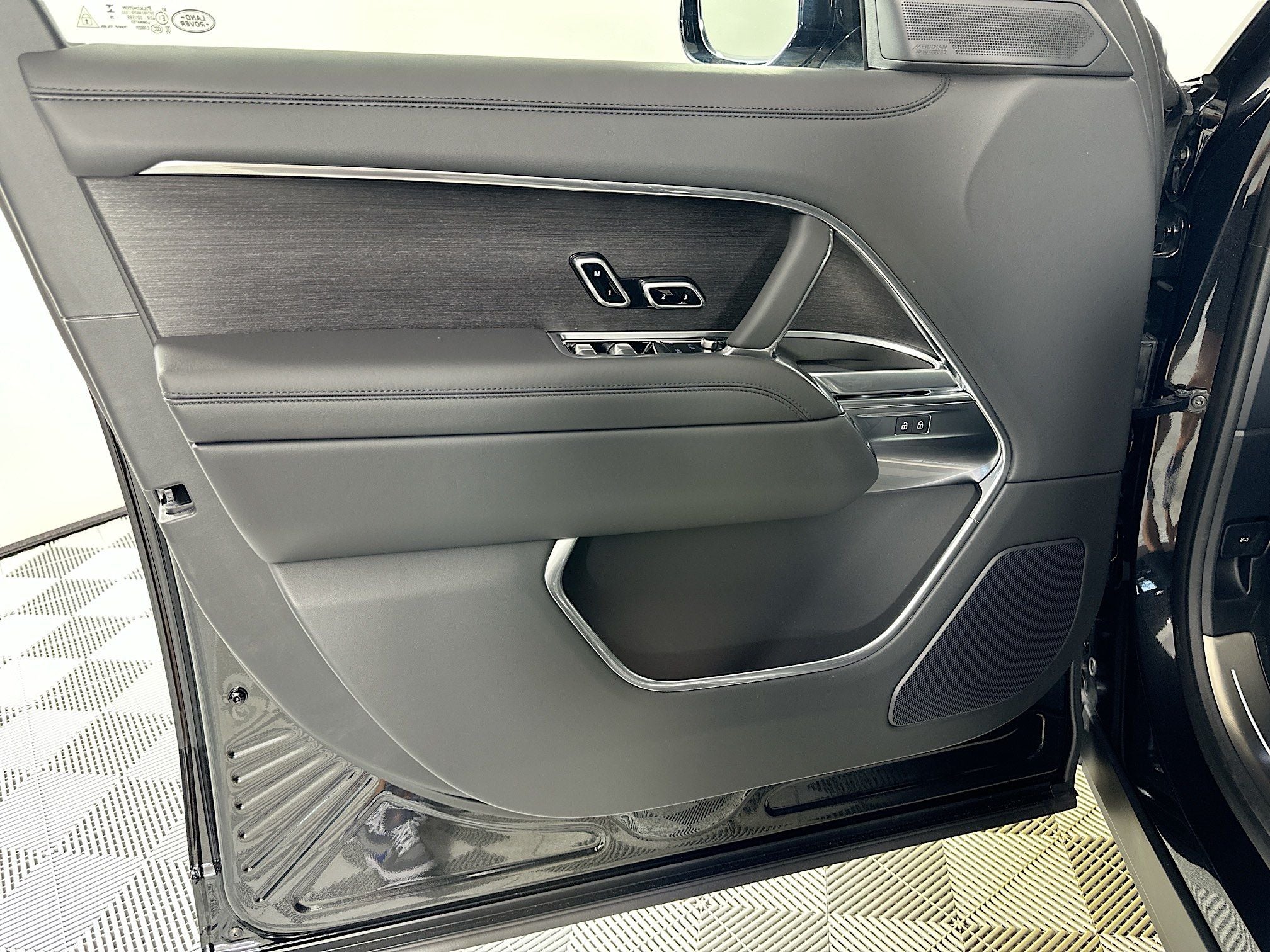 2026 Land Rover Range Rover SE LWB