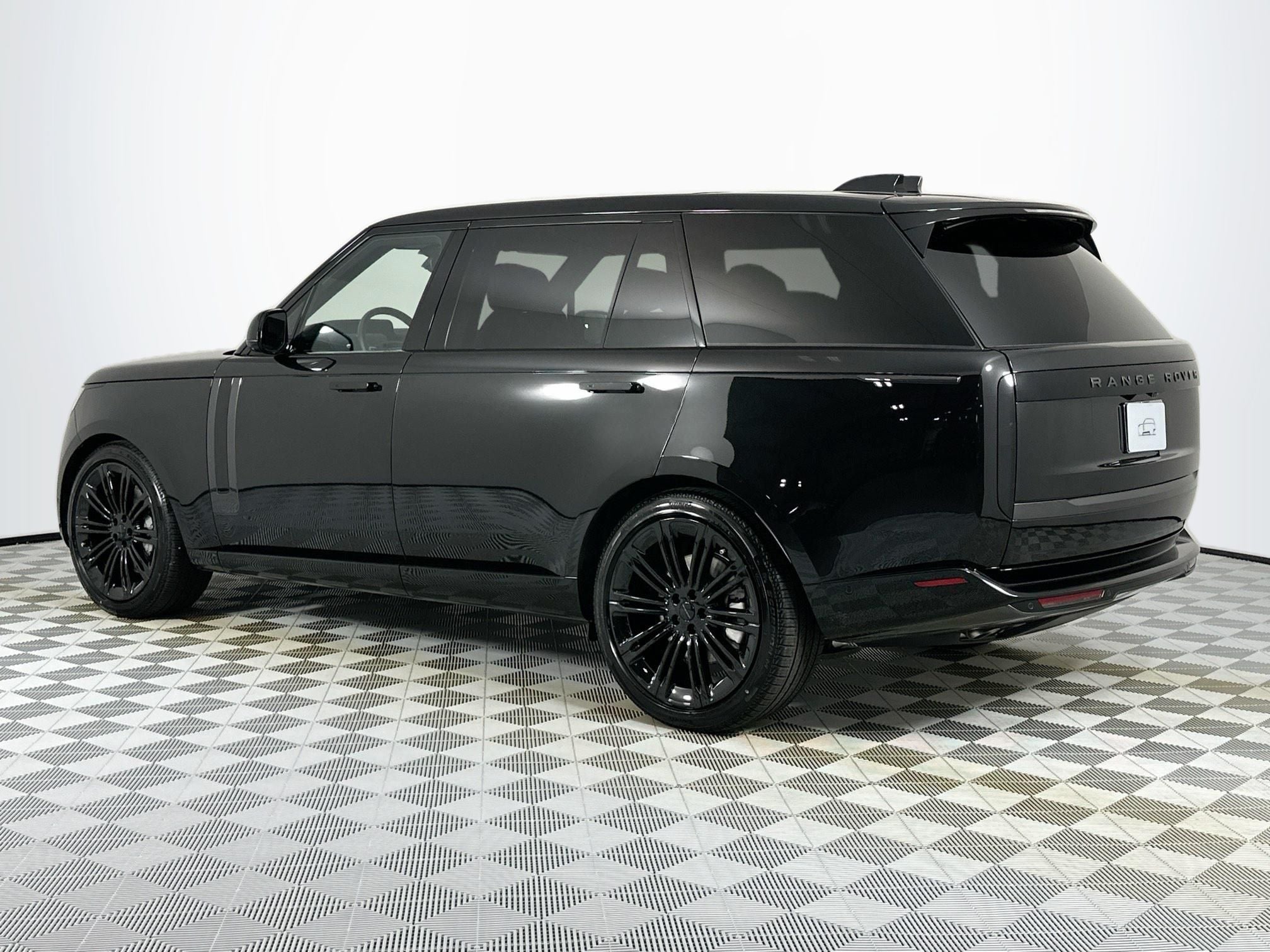 2026 Land Rover Range Rover SE LWB