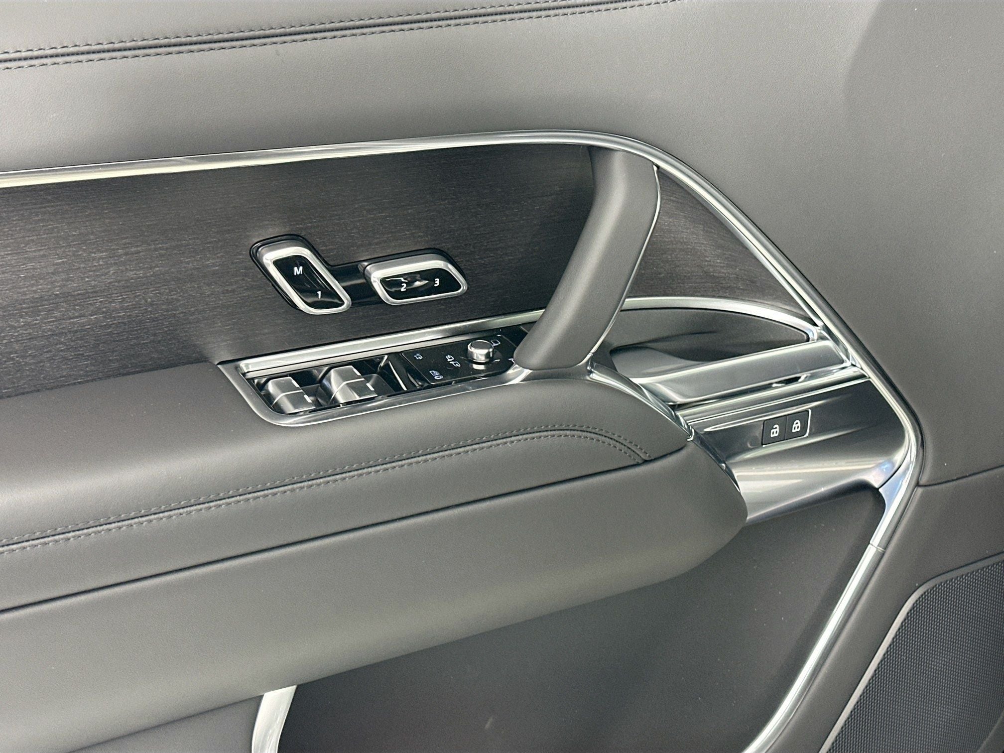 2026 Land Rover Range Rover SE LWB