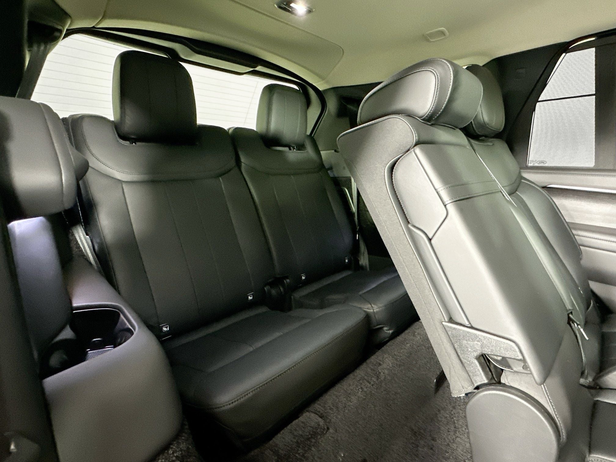 2026 Land Rover Range Rover SE LWB