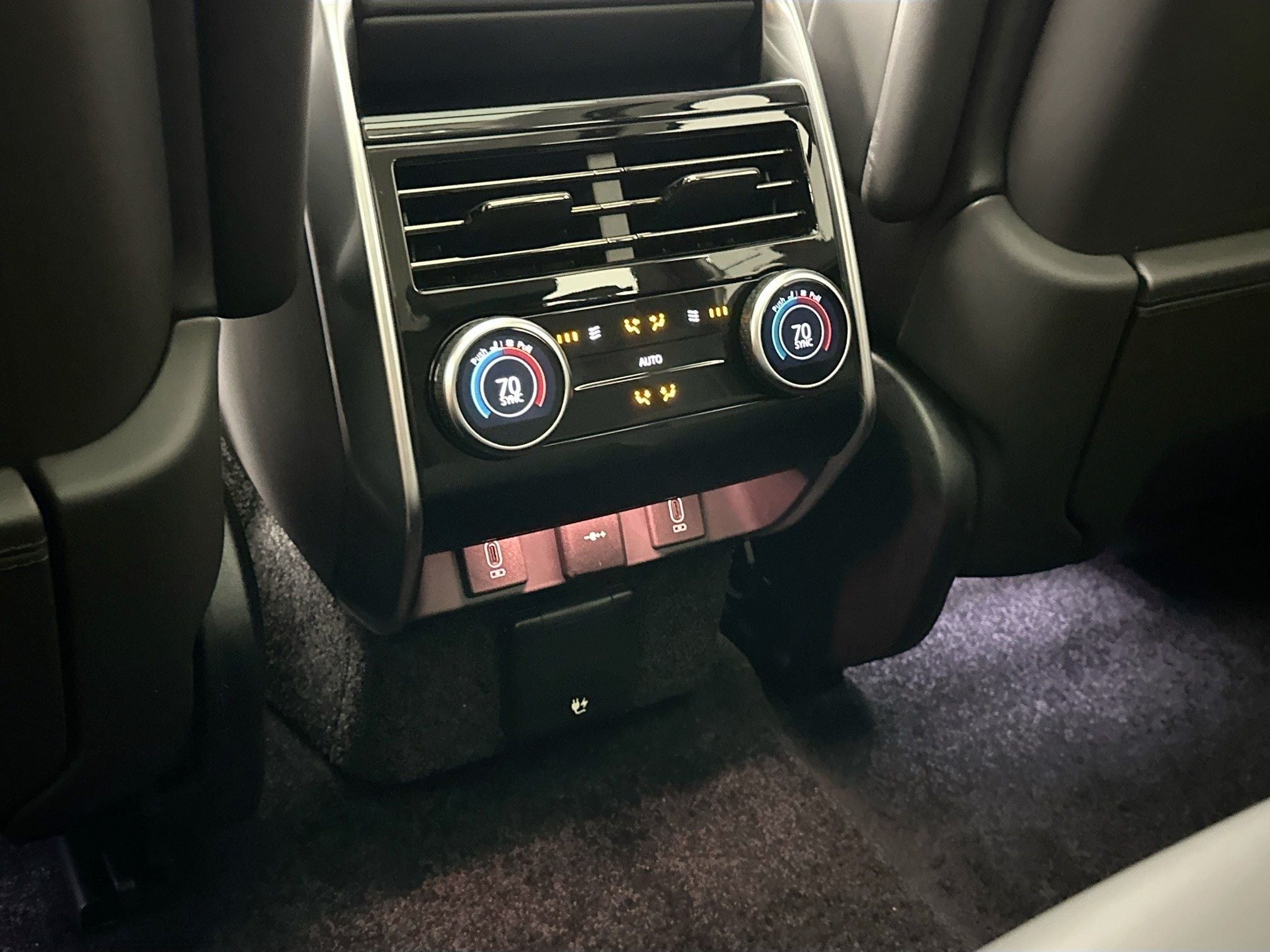 2026 Land Rover Range Rover SE LWB