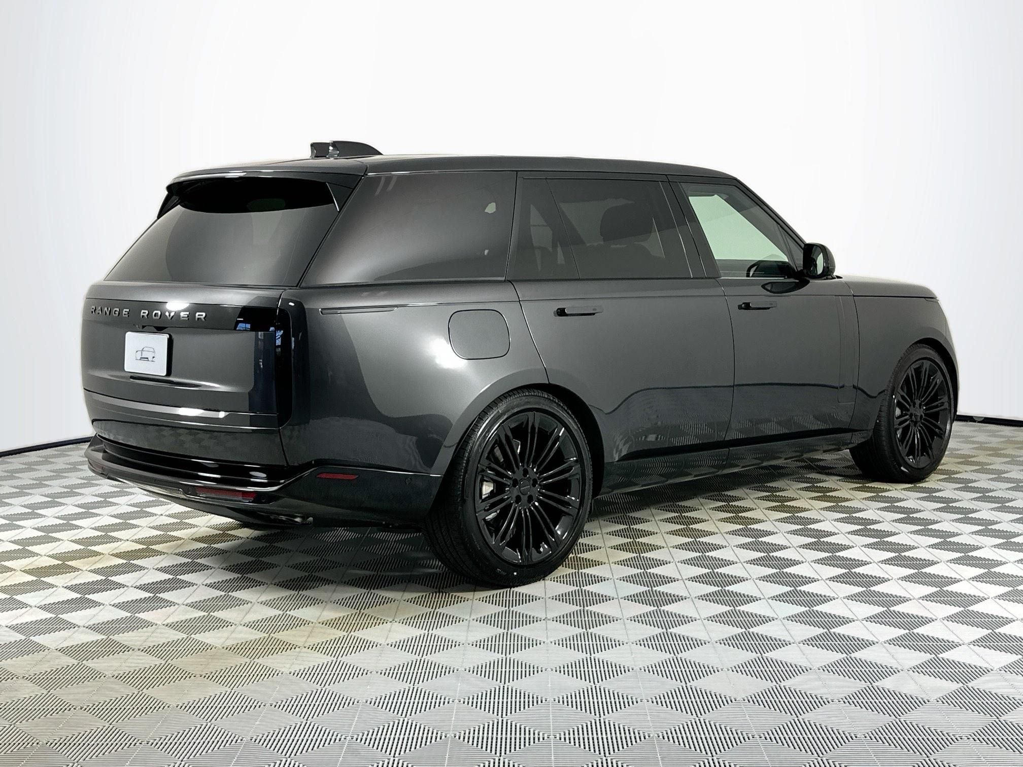 2026 Land Rover Range Rover SE LWB