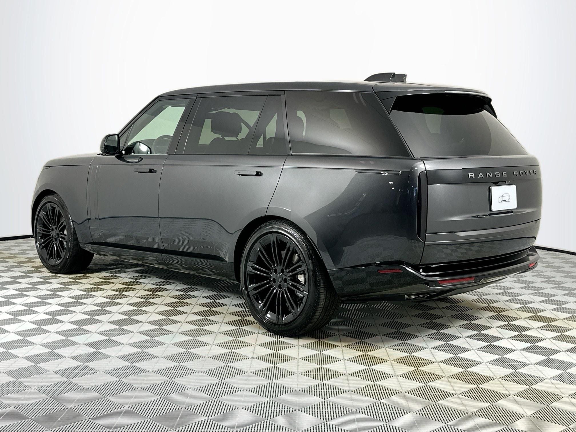 2026 Land Rover Range Rover SE LWB