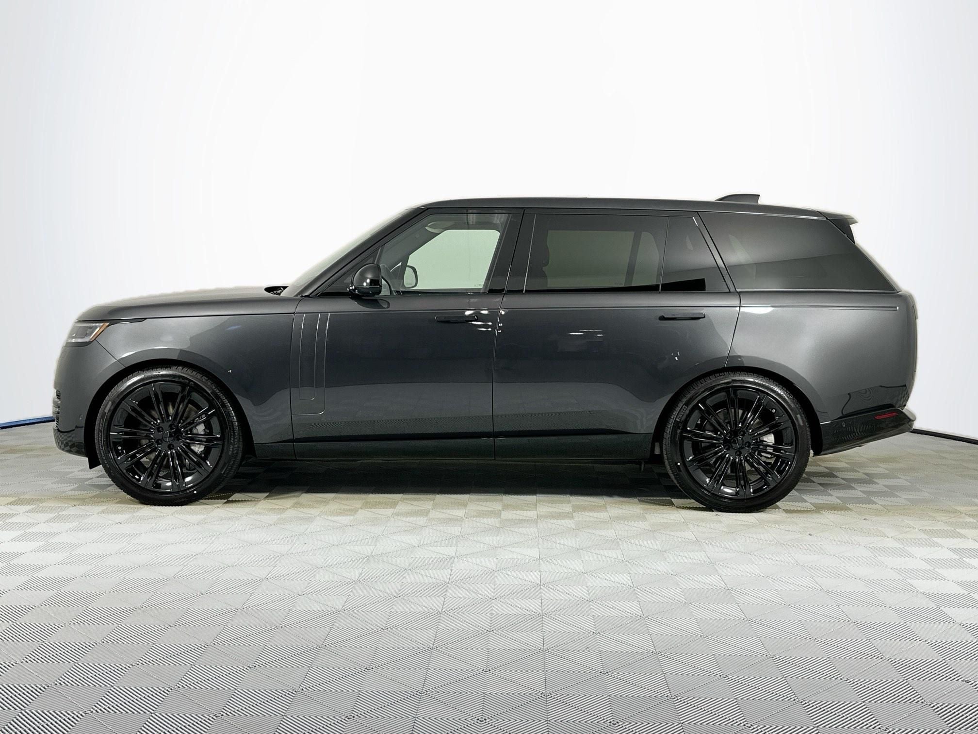 2026 Land Rover Range Rover SE LWB