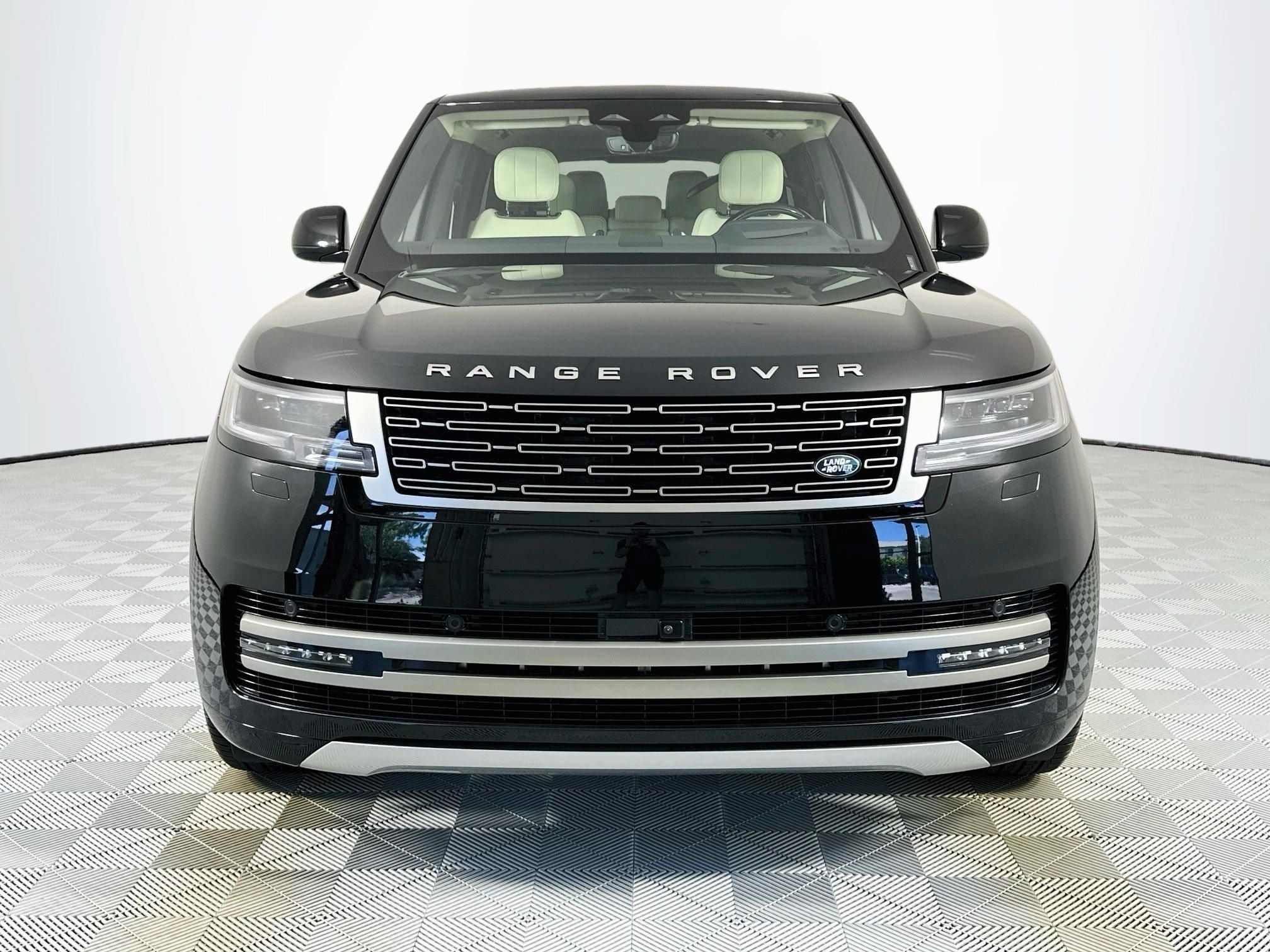 2027 Land Rover Range Rover SE LWB