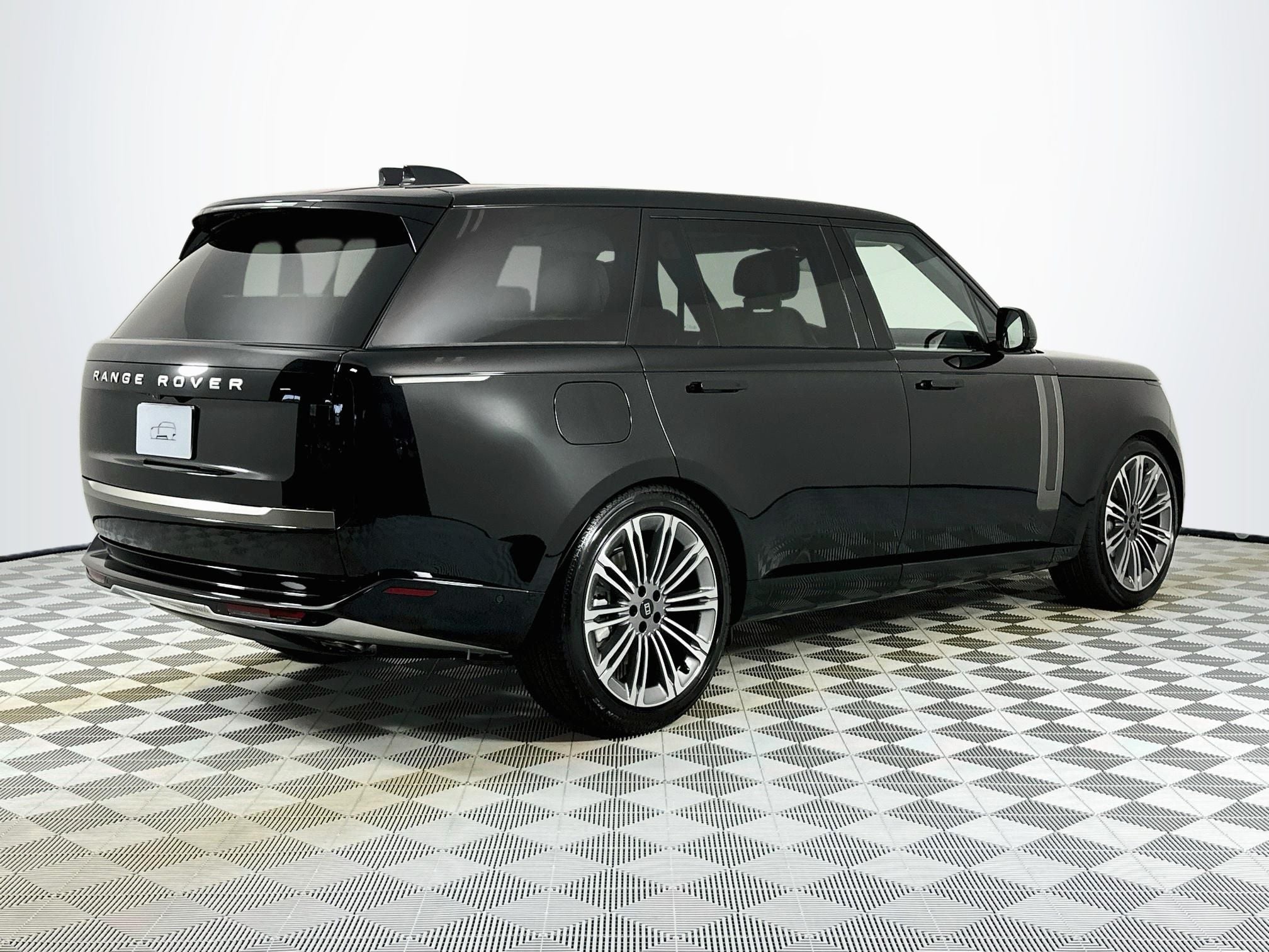 2027 Land Rover Range Rover SE LWB