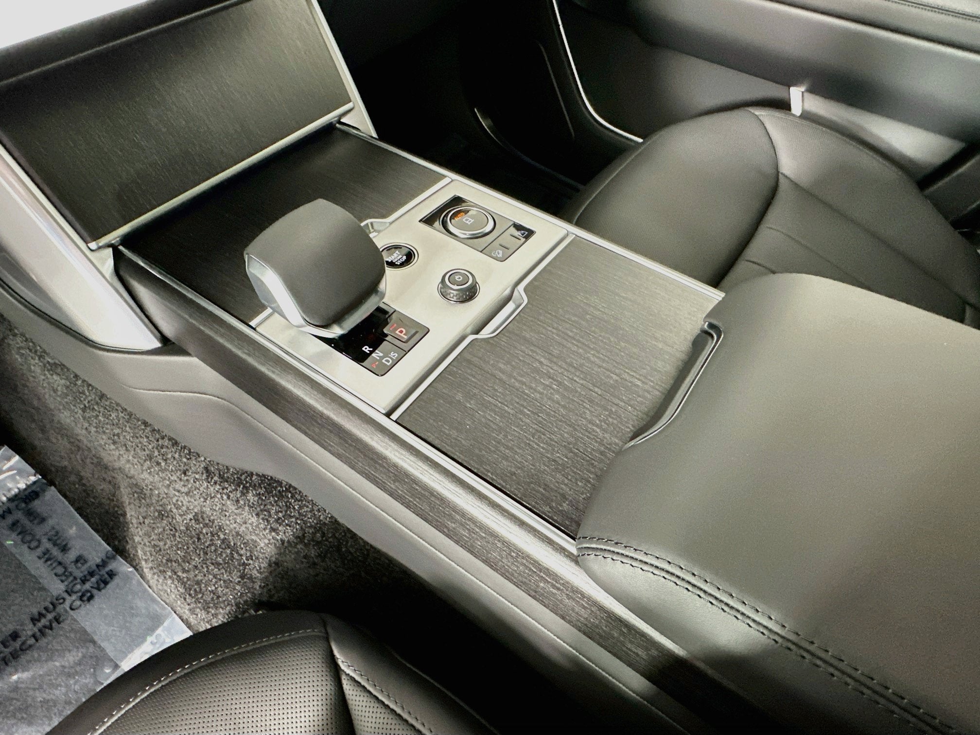 2027 Land Rover Range Rover SE LWB