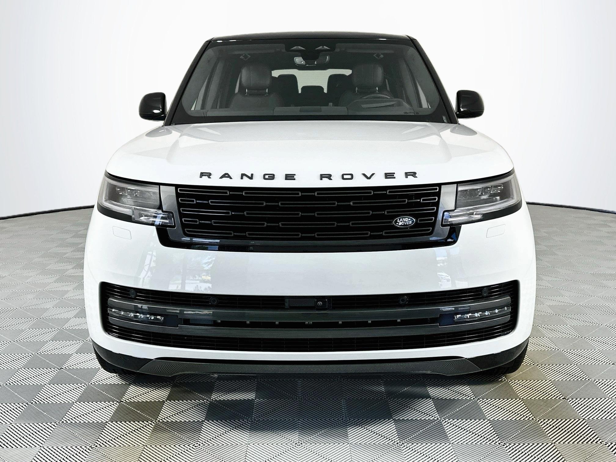 2027 Land Rover Range Rover SE LWB