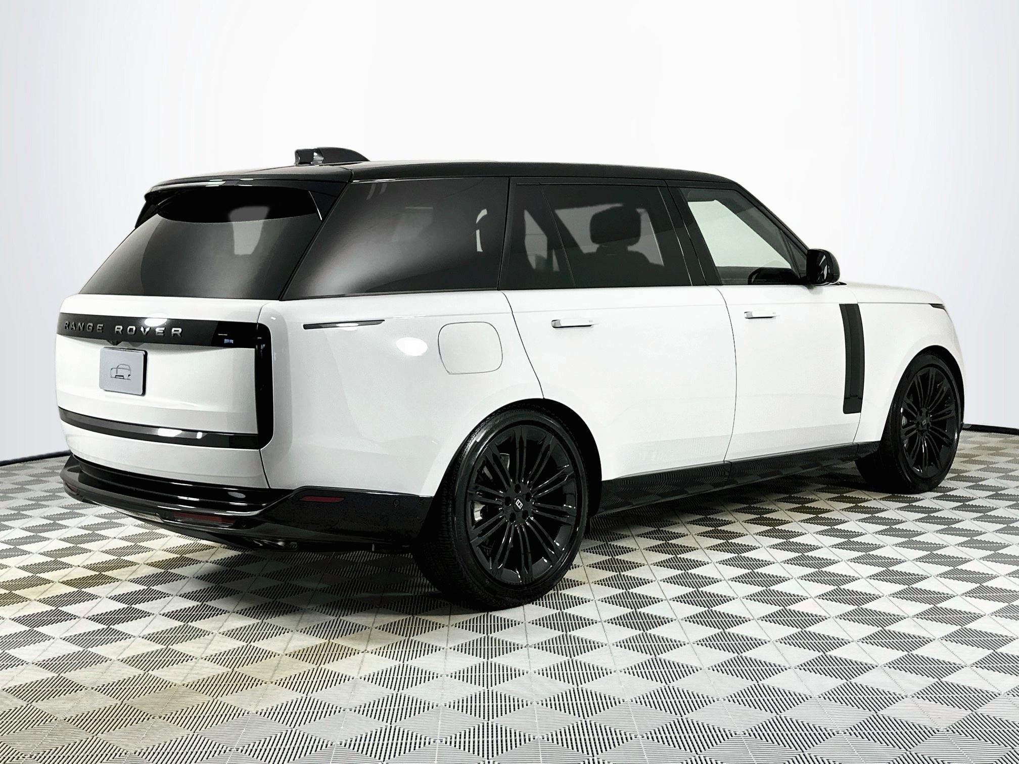 2027 Land Rover Range Rover SE LWB