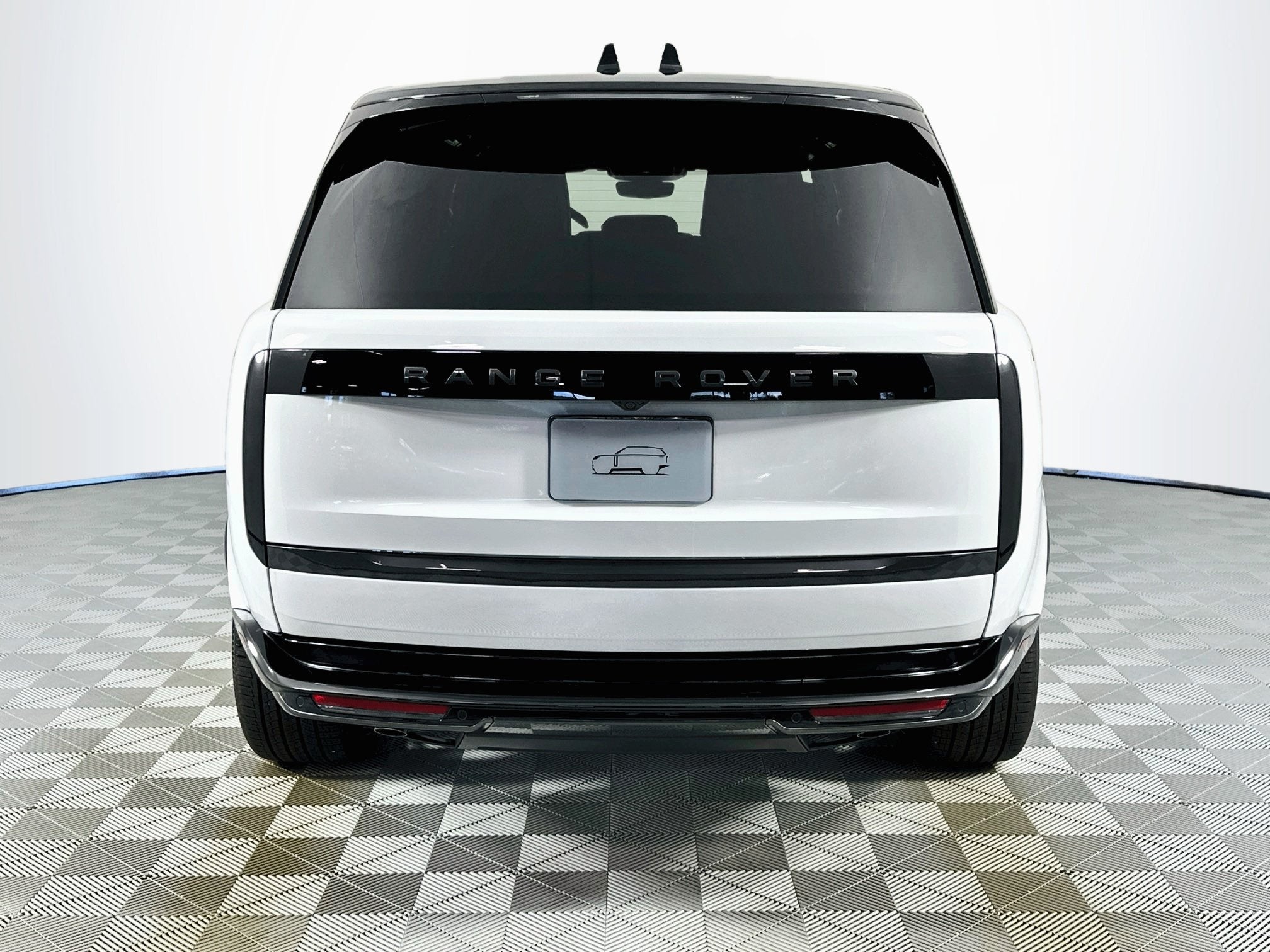 2027 Land Rover Range Rover SE LWB