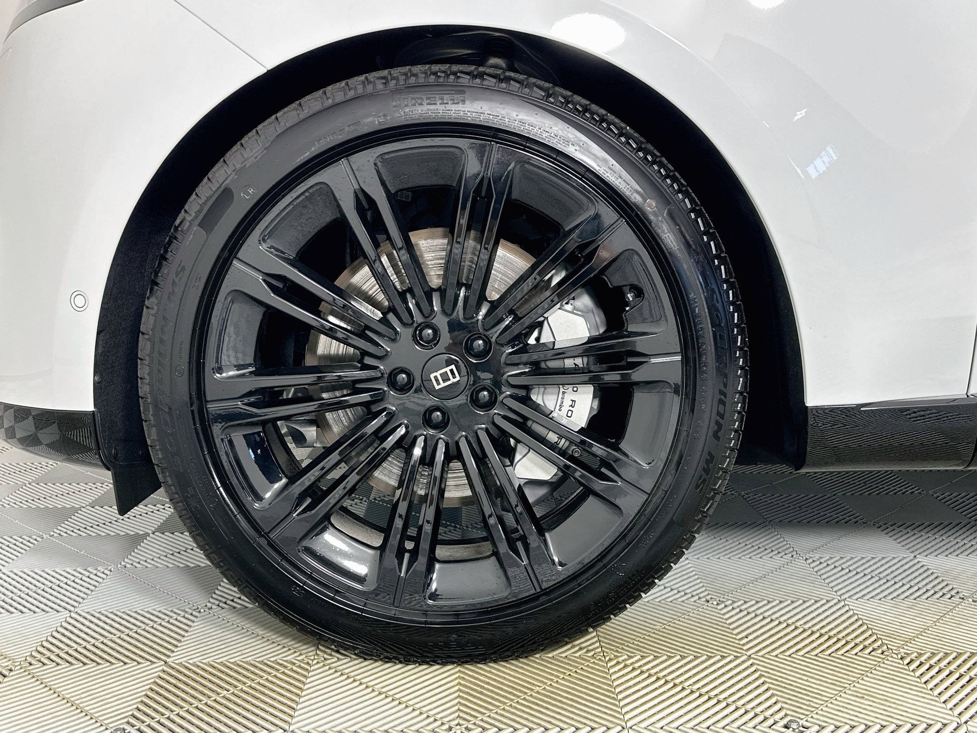 2027 Land Rover Range Rover SE LWB