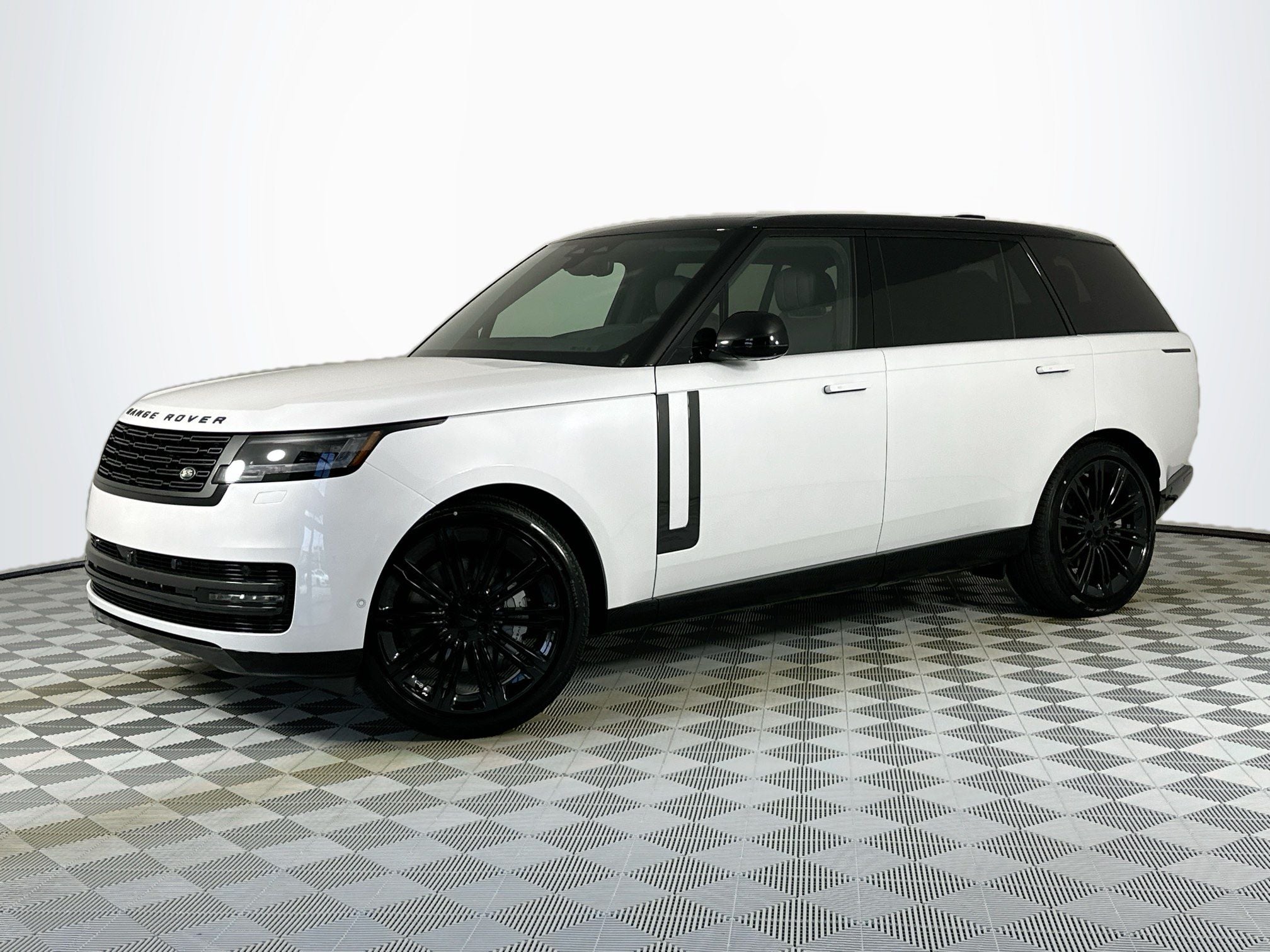 2026 Land Rover Range Rover SE LWB