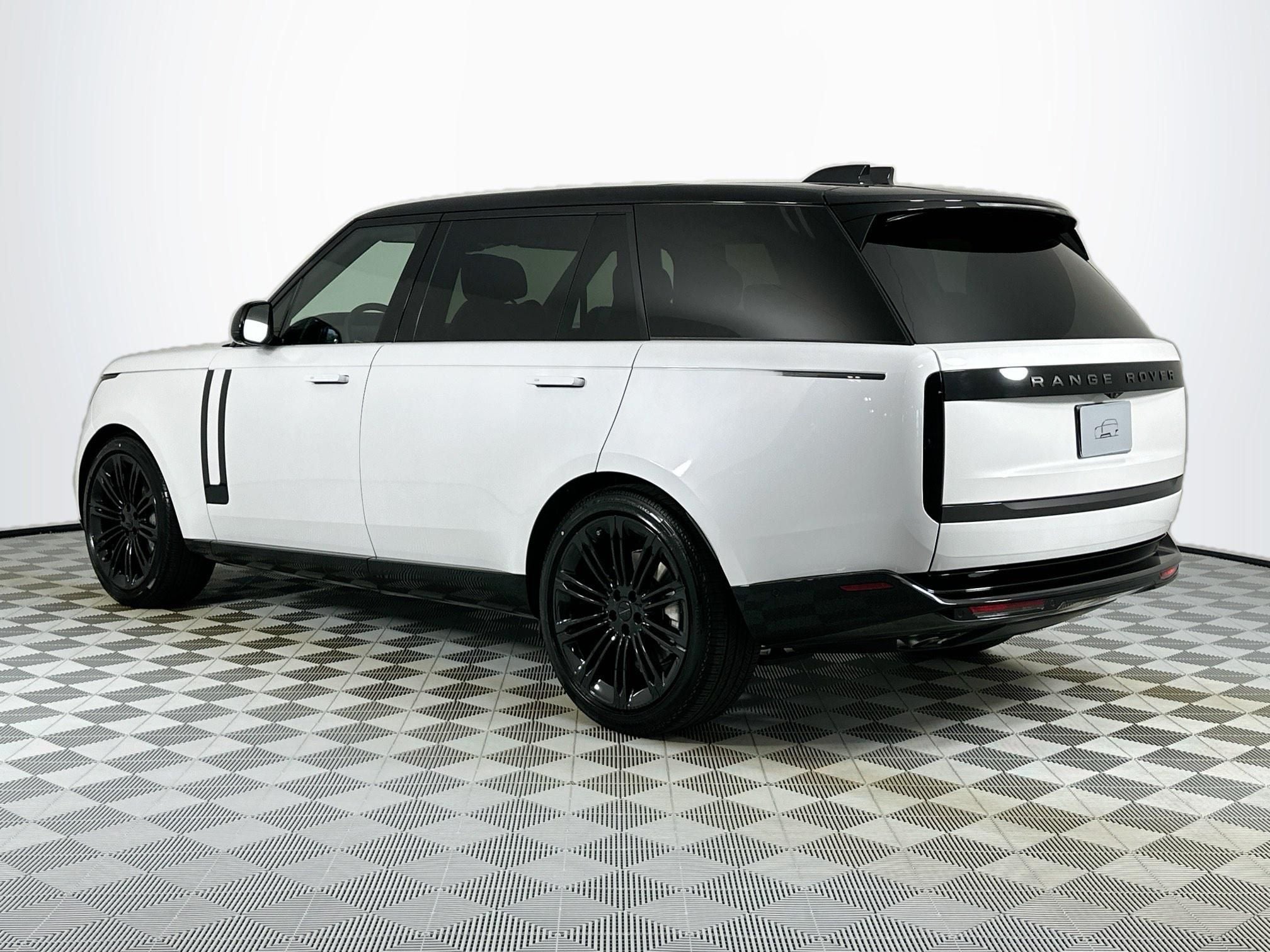 2026 Land Rover Range Rover SE LWB