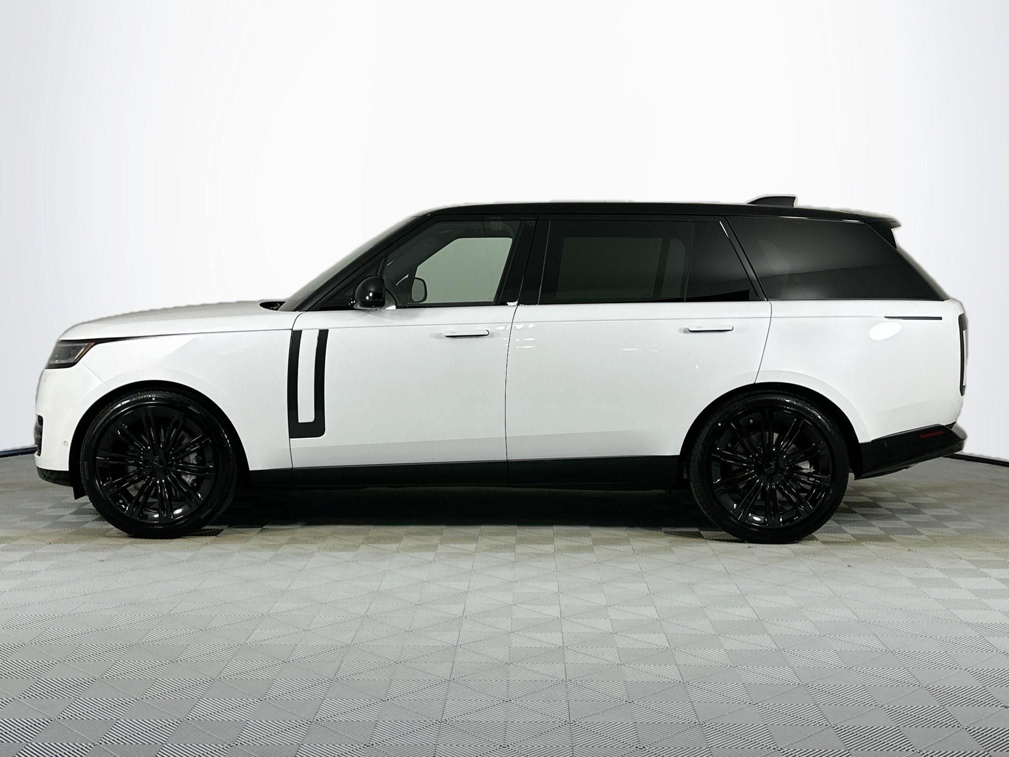 2026 Land Rover Range Rover SE LWB