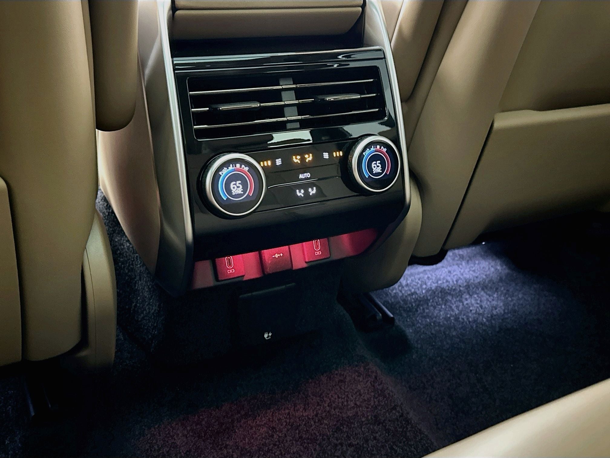 2026 Land Rover Range Rover SE LWB