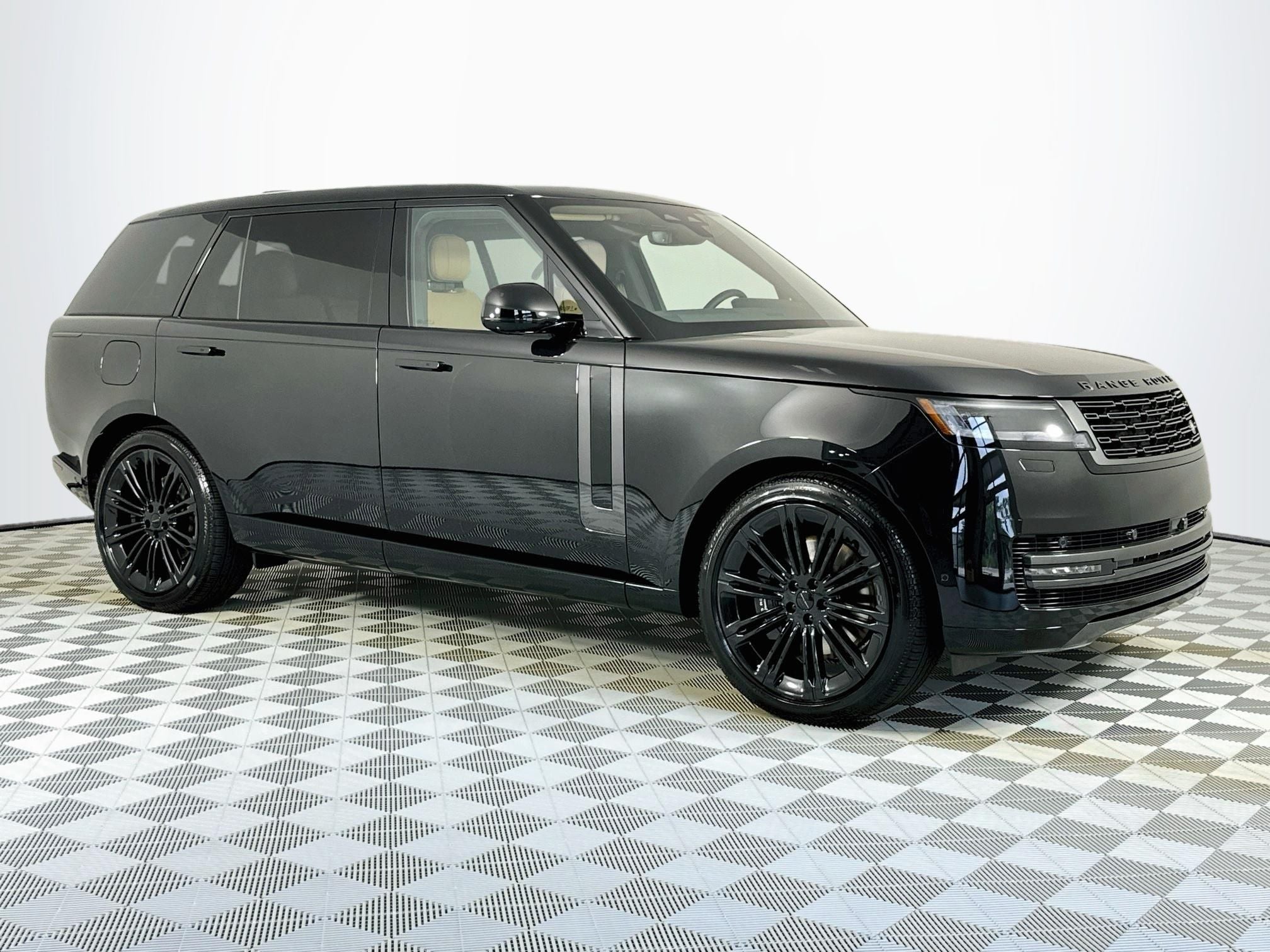 2026 Land Rover Range Rover SE LWB
