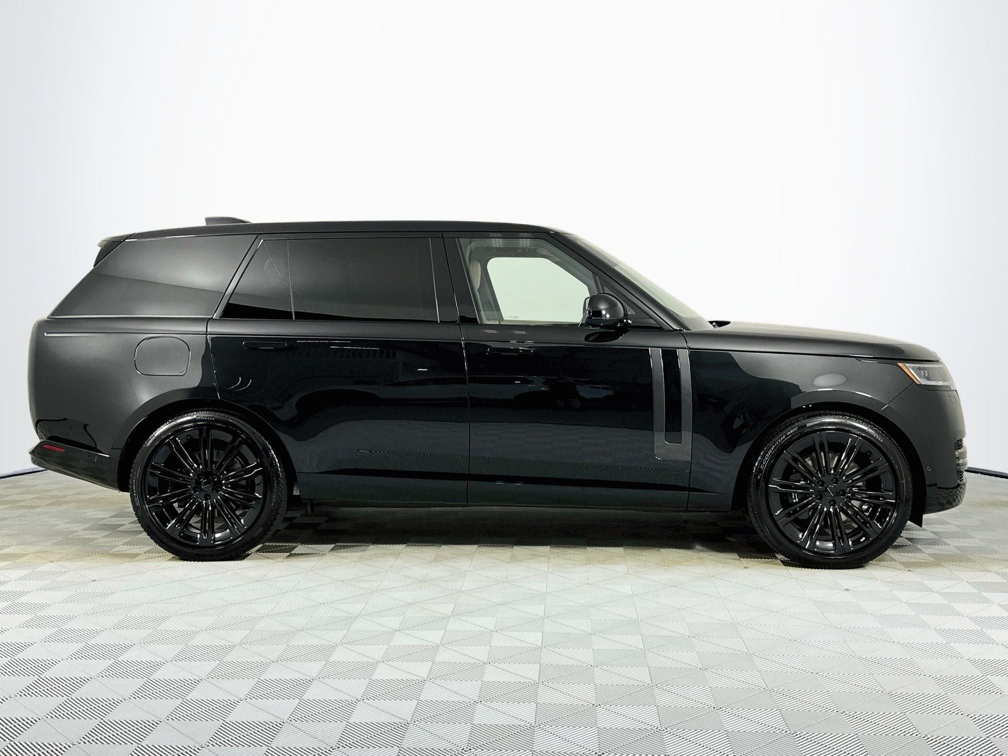 2026 Land Rover Range Rover SE LWB
