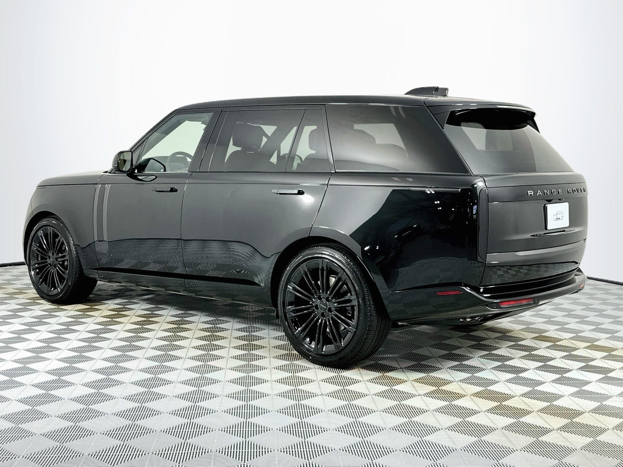 2026 Land Rover Range Rover SE LWB