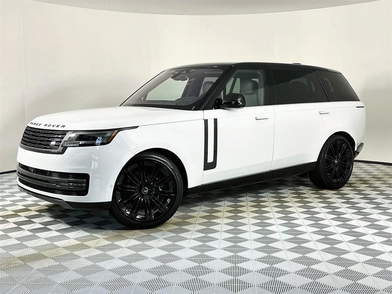 2023 Land Rover Range Rover SE LWB