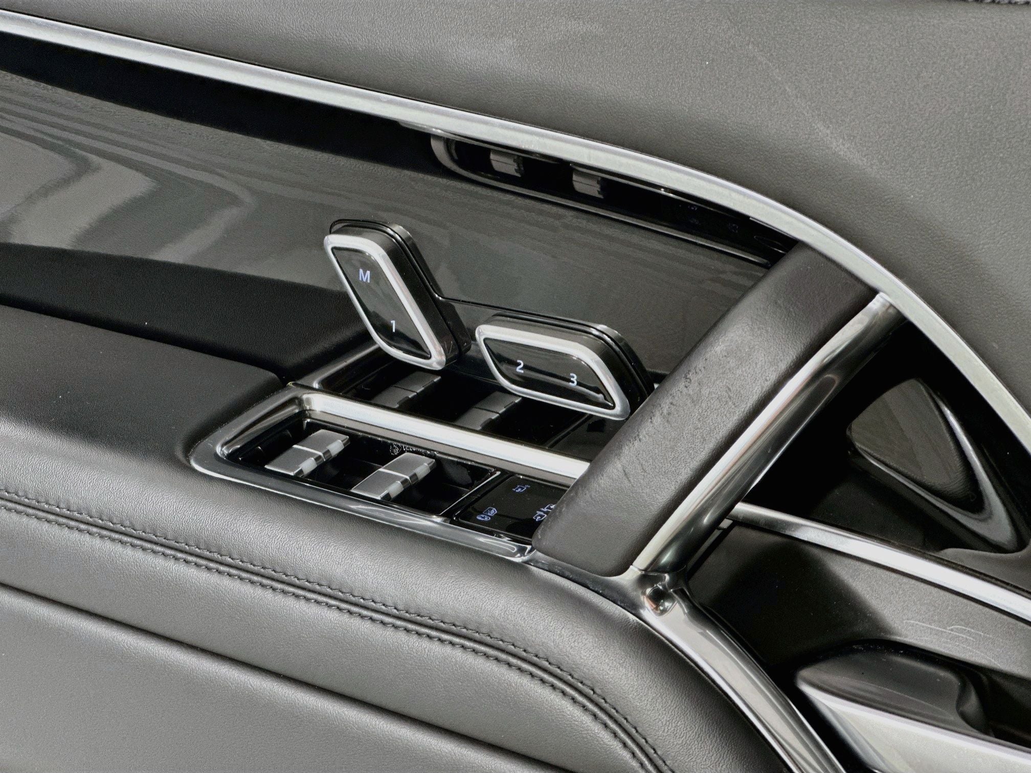 2023 Land Rover Range Rover SE LWB