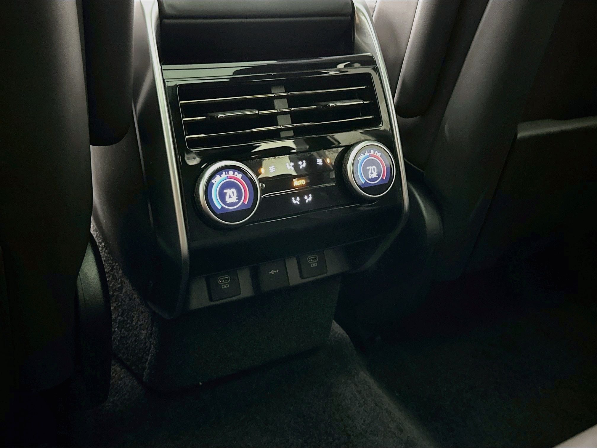 2023 Land Rover Range Rover SE LWB