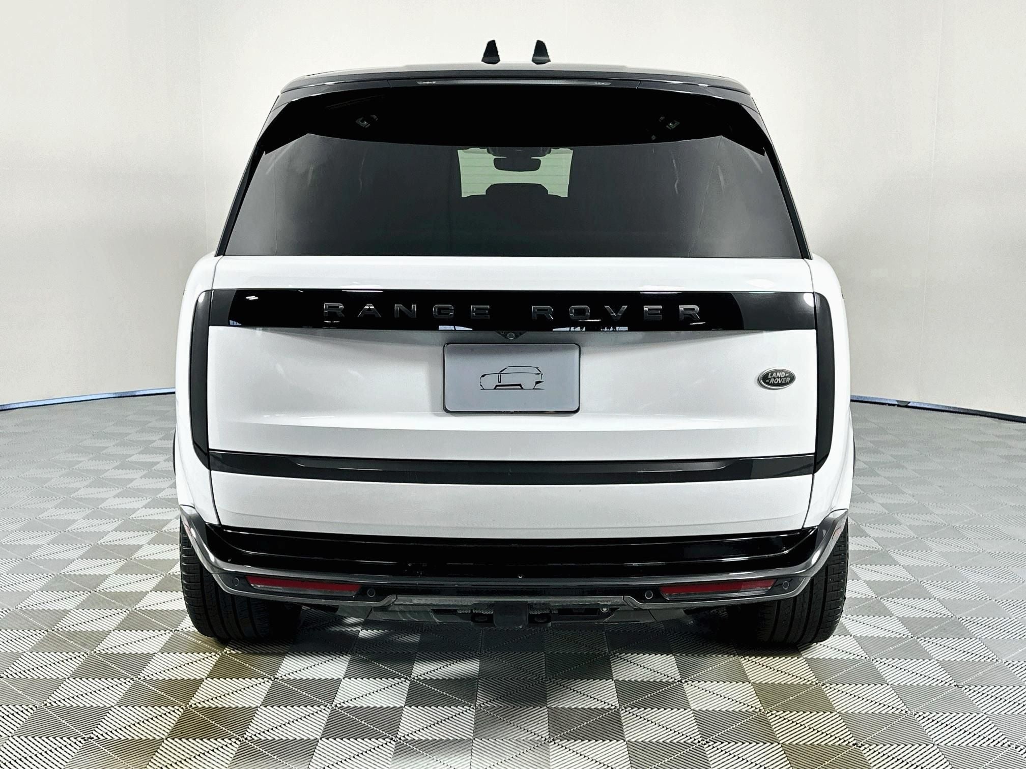 2023 Land Rover Range Rover SE LWB