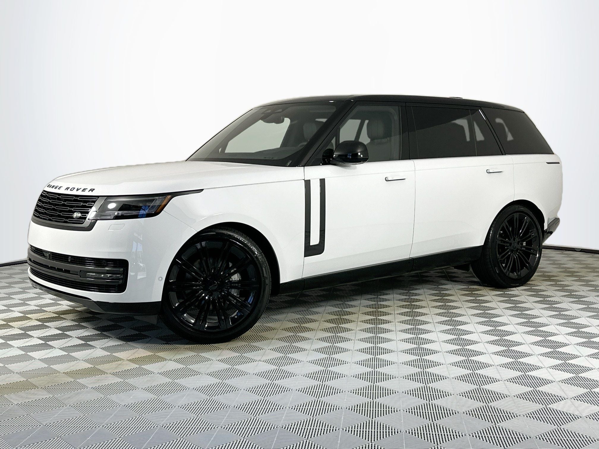2026 Land Rover Range Rover SE LWB