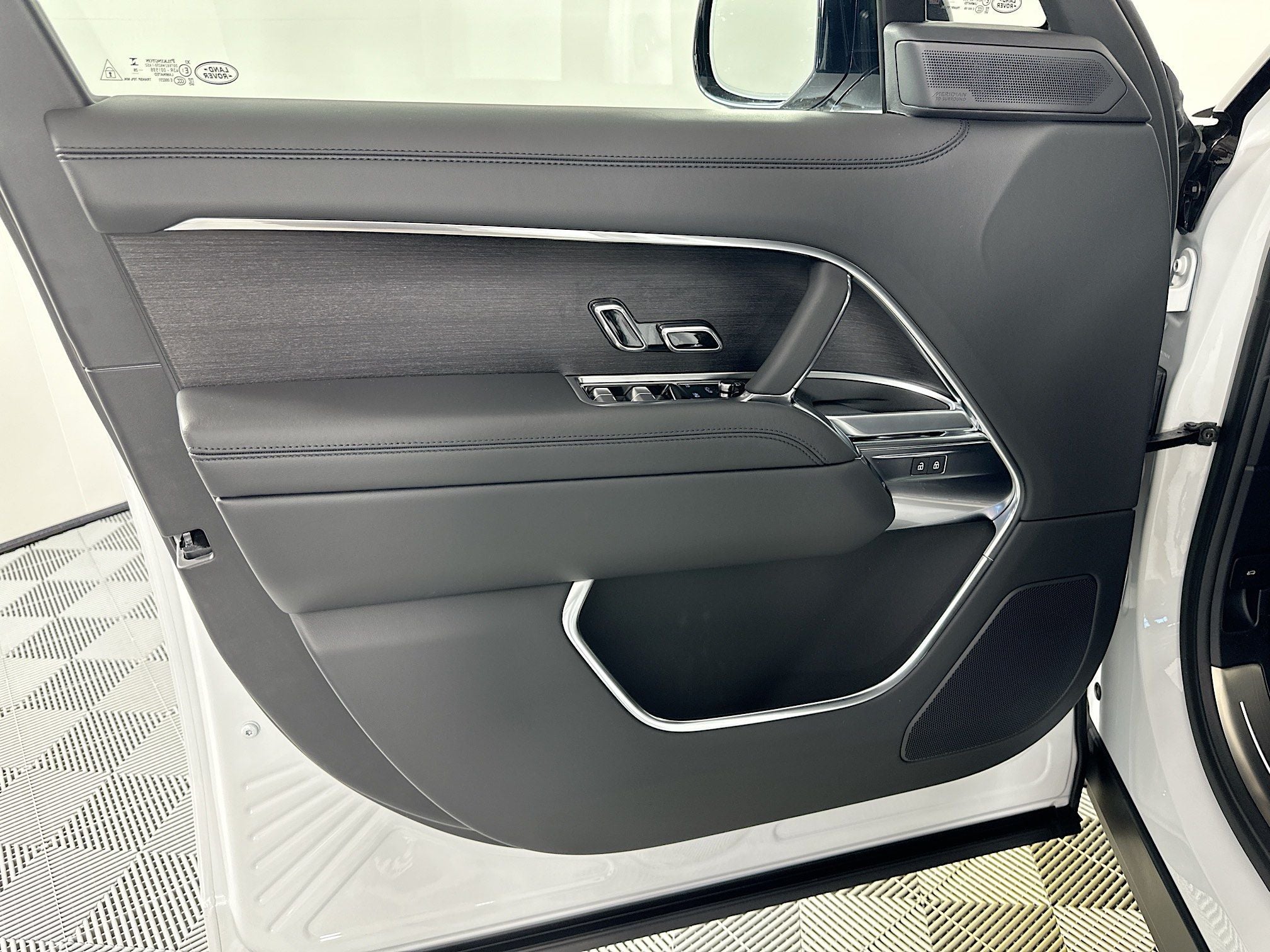 2026 Land Rover Range Rover SE LWB