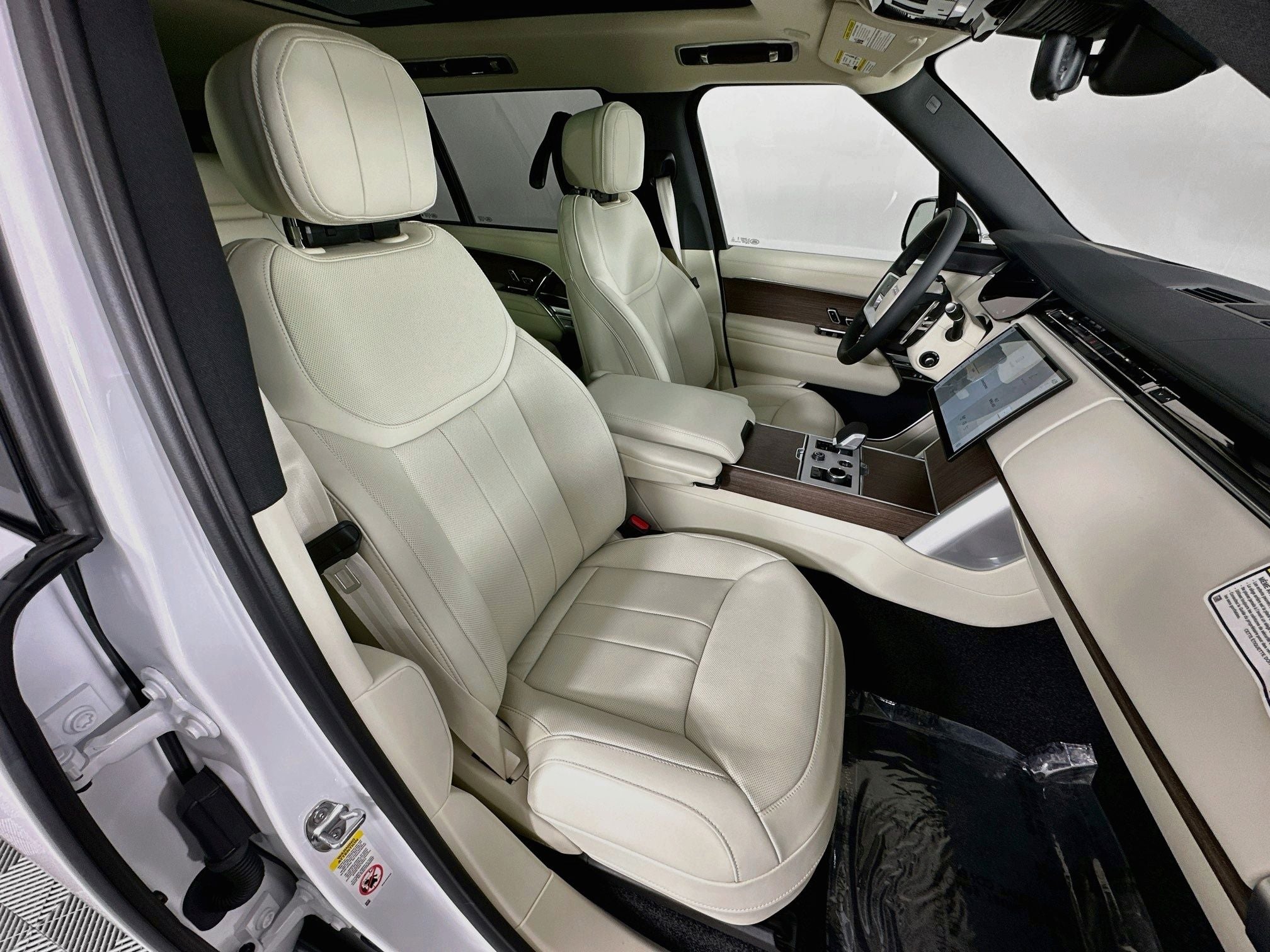2027 Land Rover Range Rover SE LWB