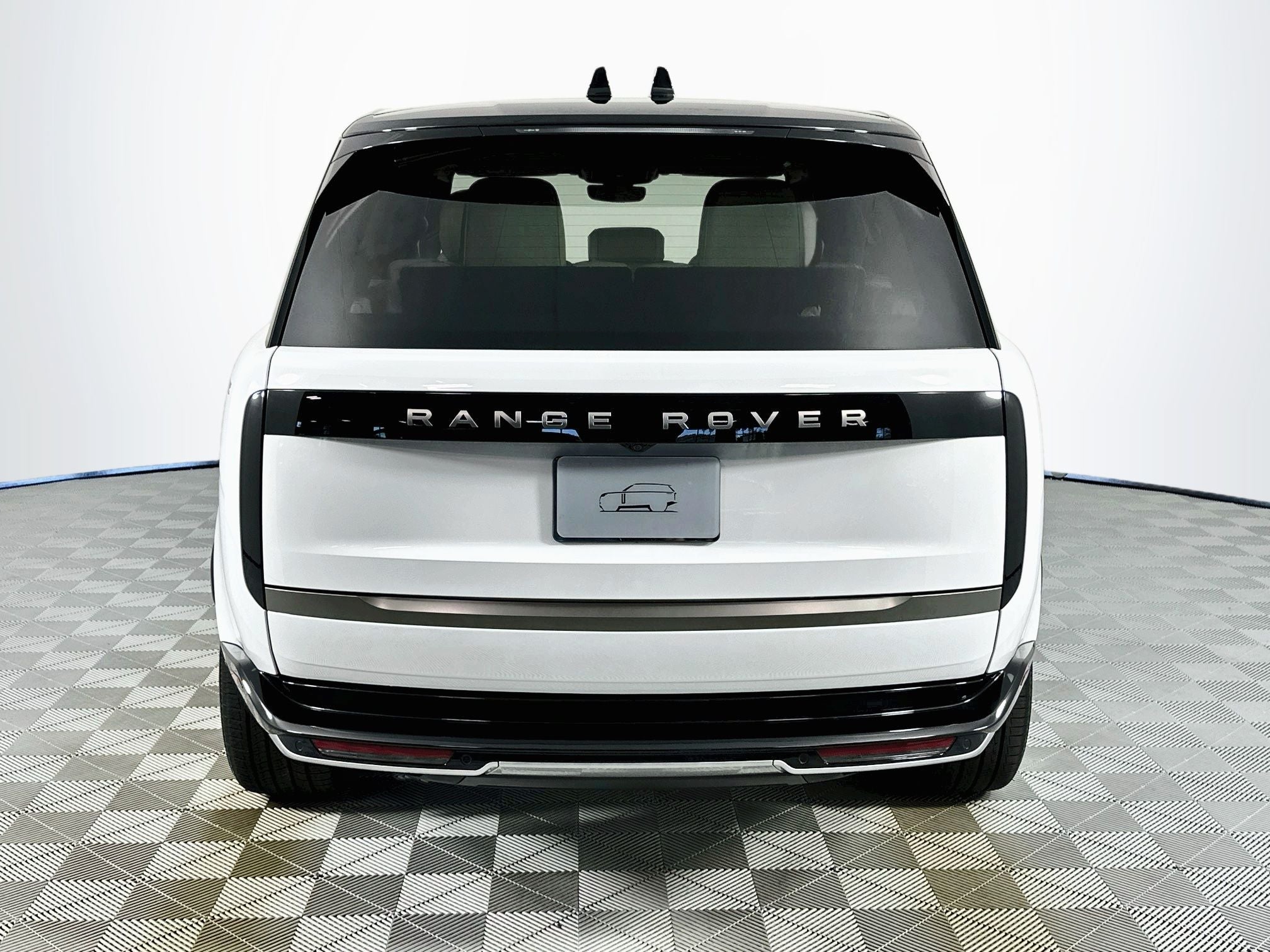 2027 Land Rover Range Rover SE LWB
