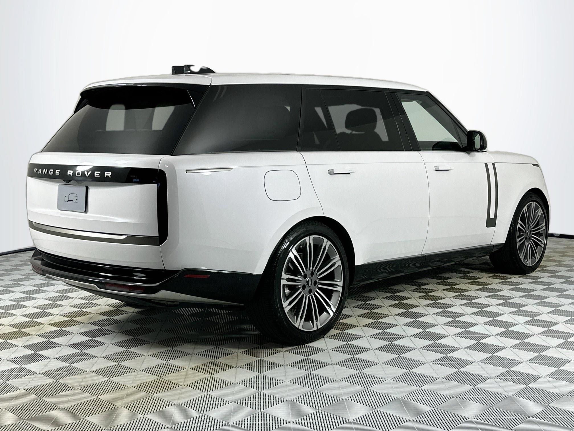 2025 Land Rover Range Rover SE LWB