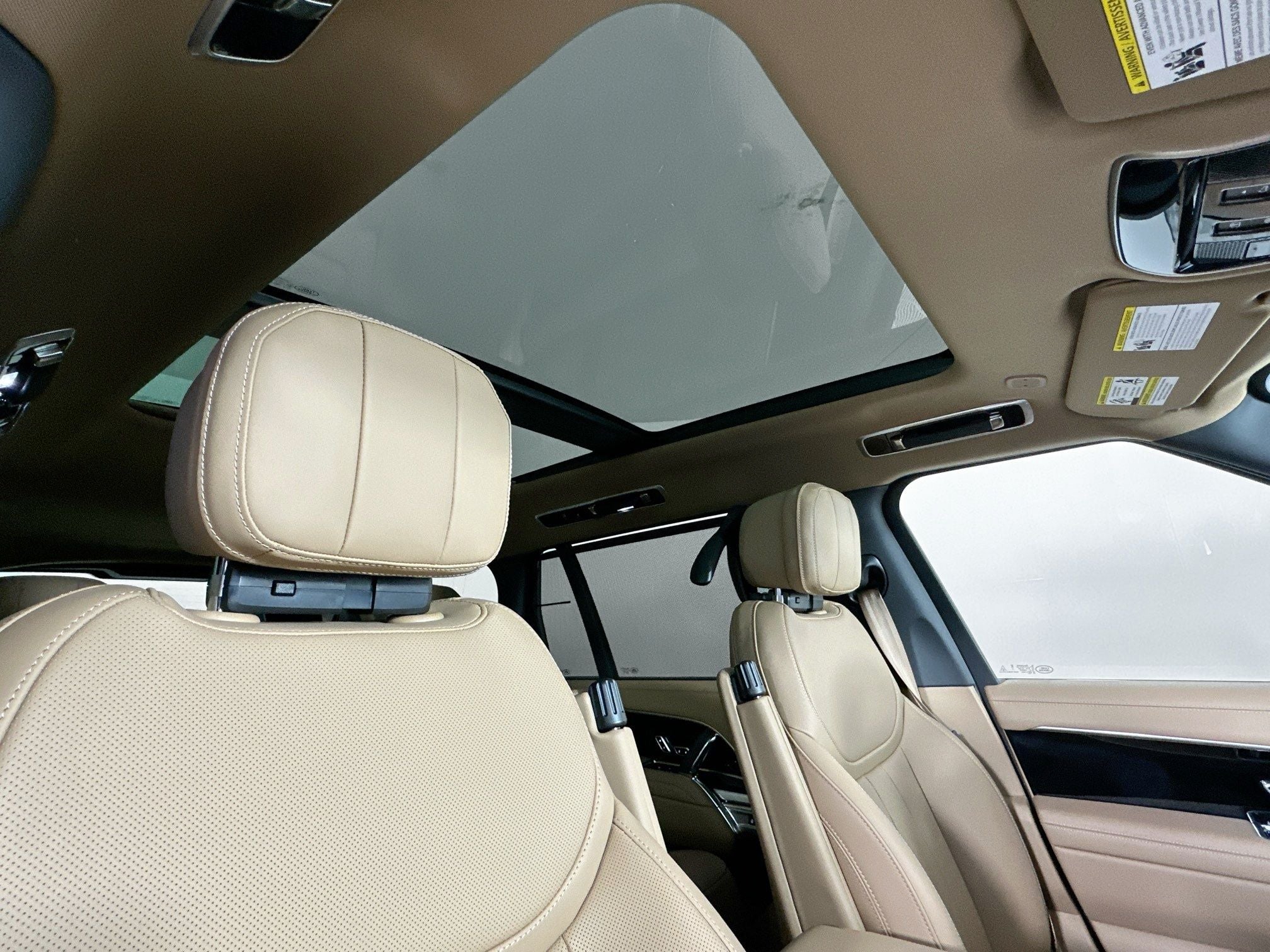 2026 Land Rover Range Rover SE LWB