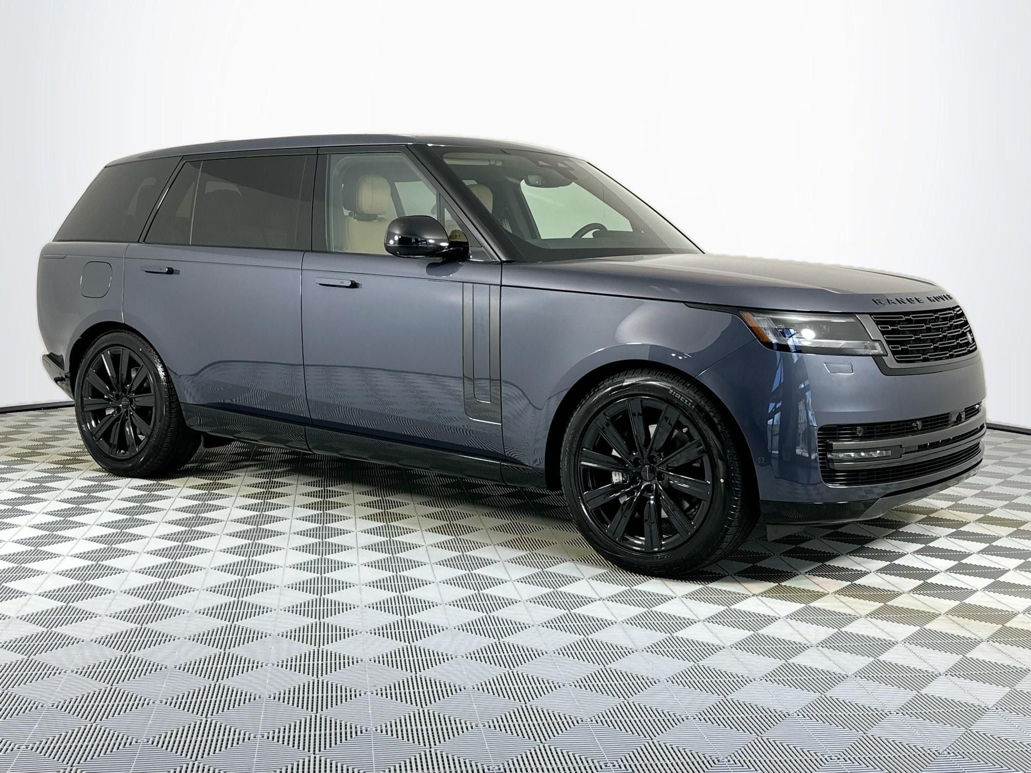 2026 Land Rover Range Rover SE LWB