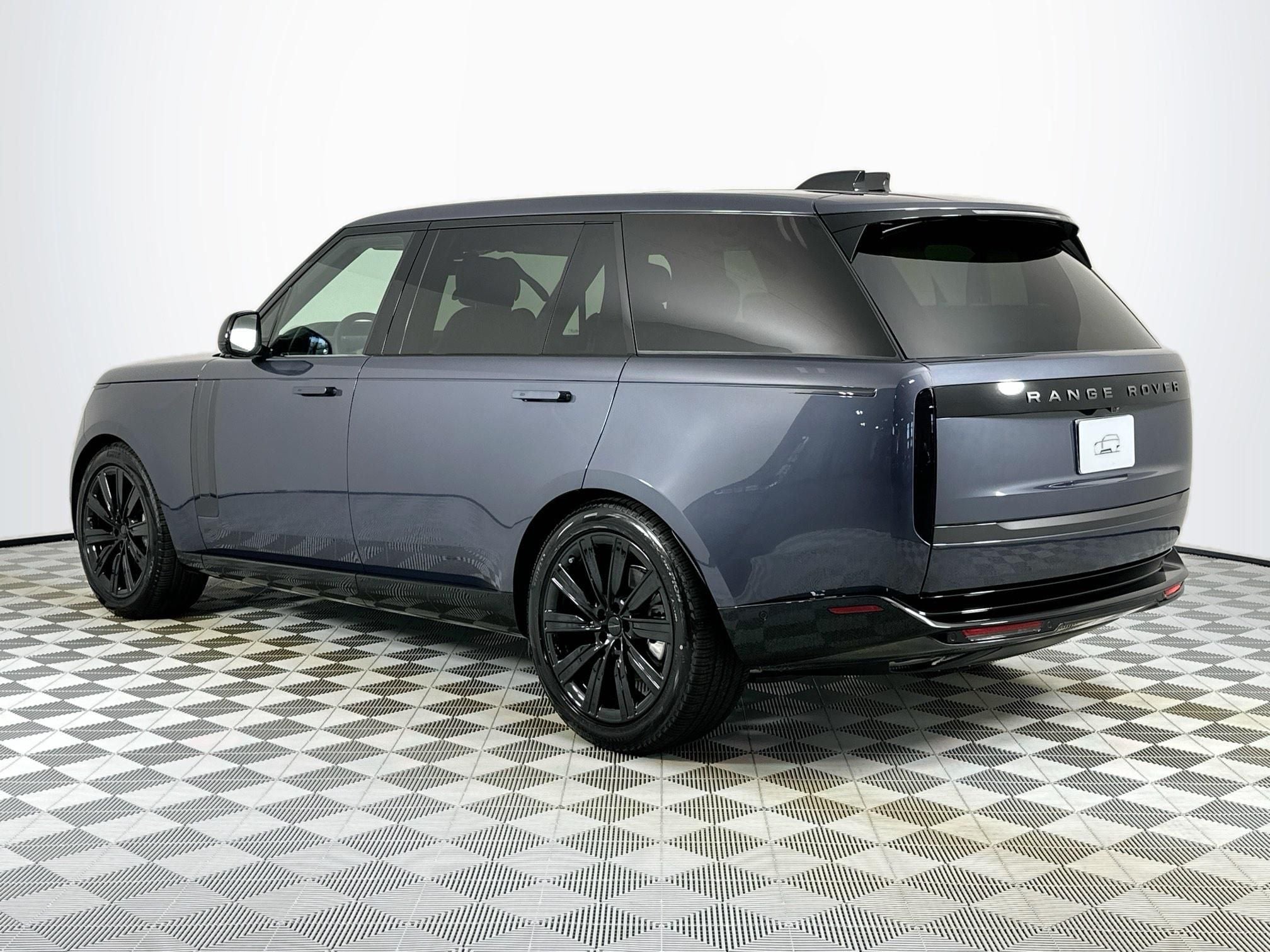 2026 Land Rover Range Rover SE LWB