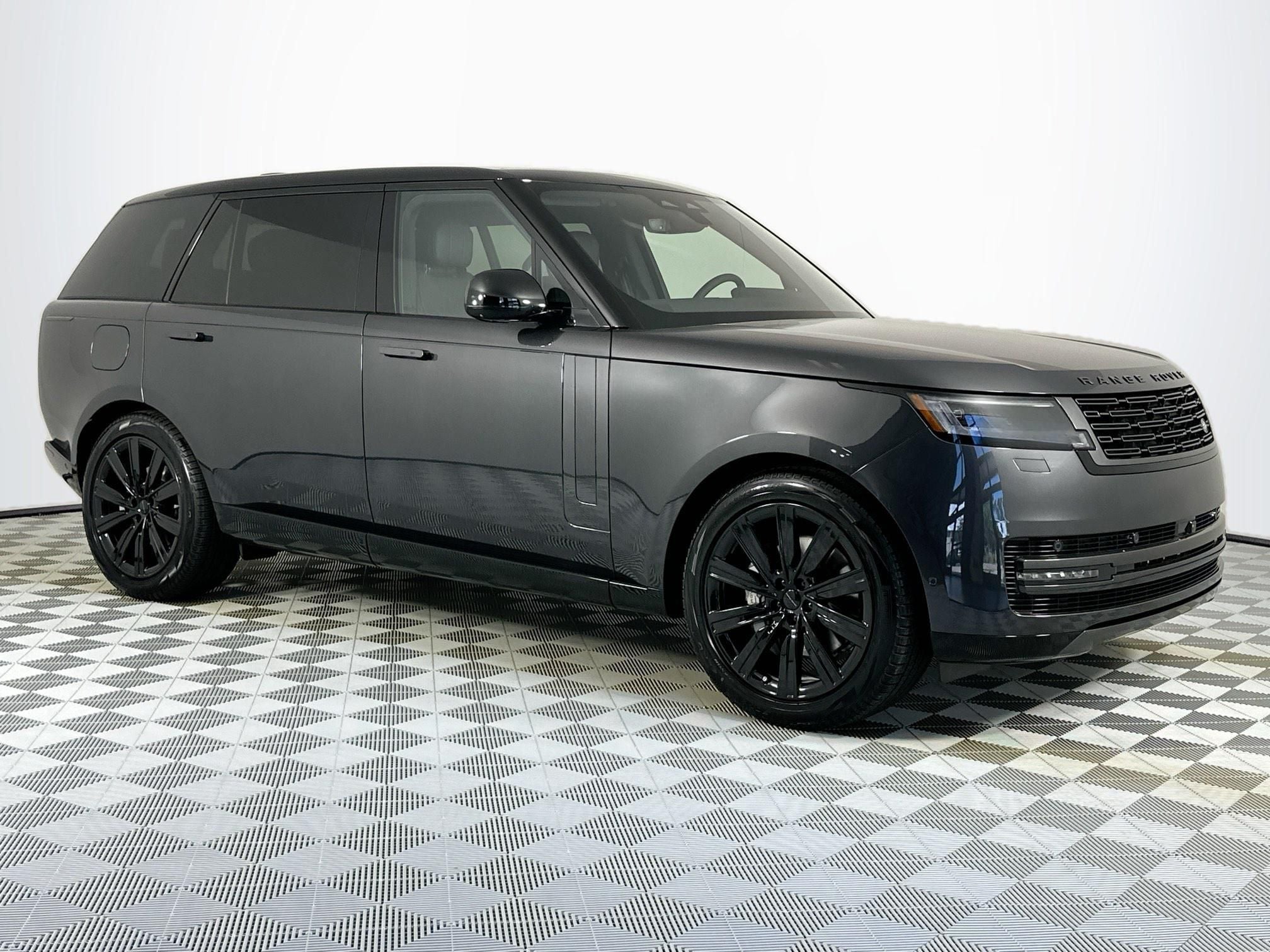 2026 Land Rover Range Rover SE LWB