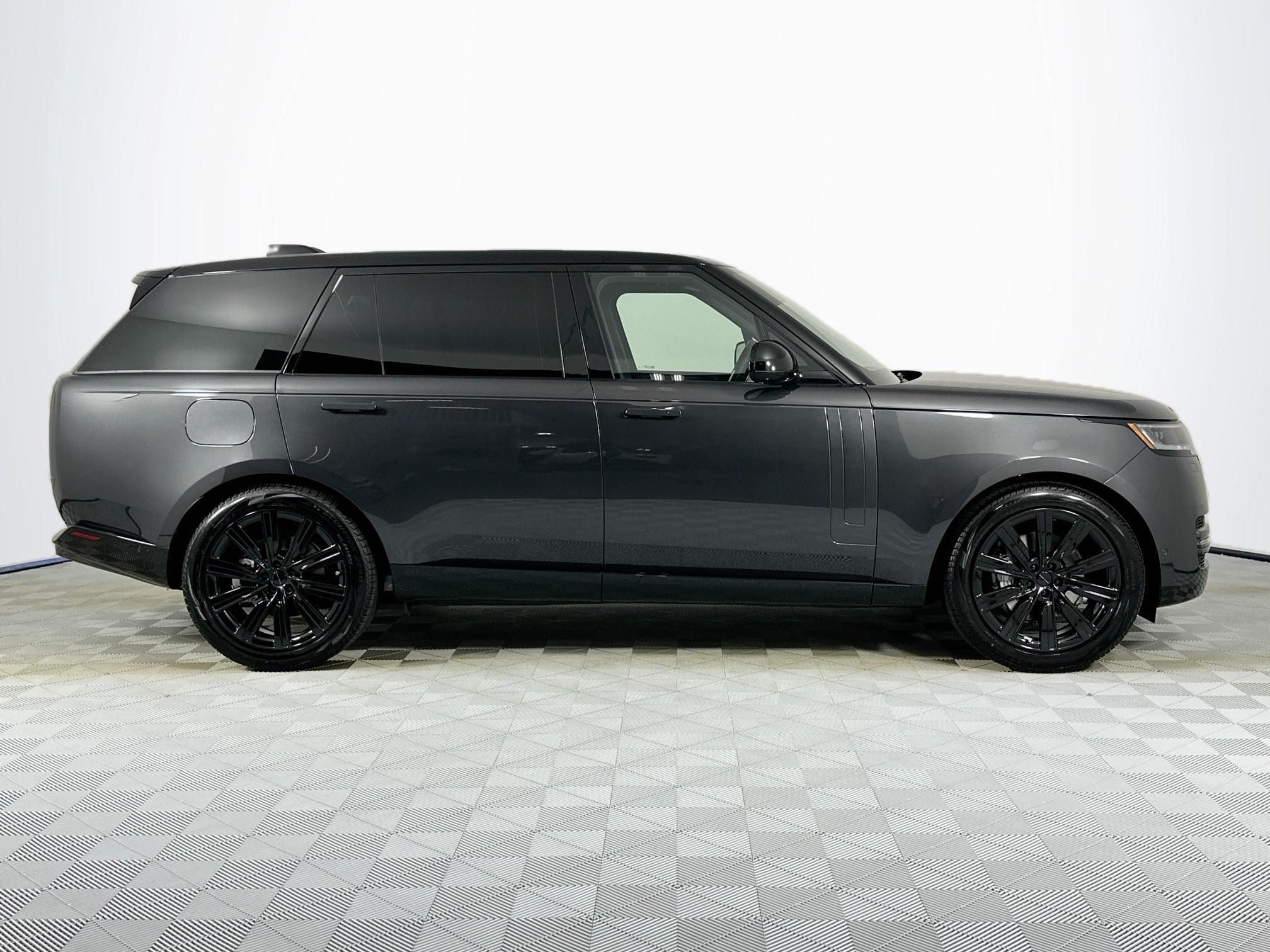 2026 Land Rover Range Rover SE LWB