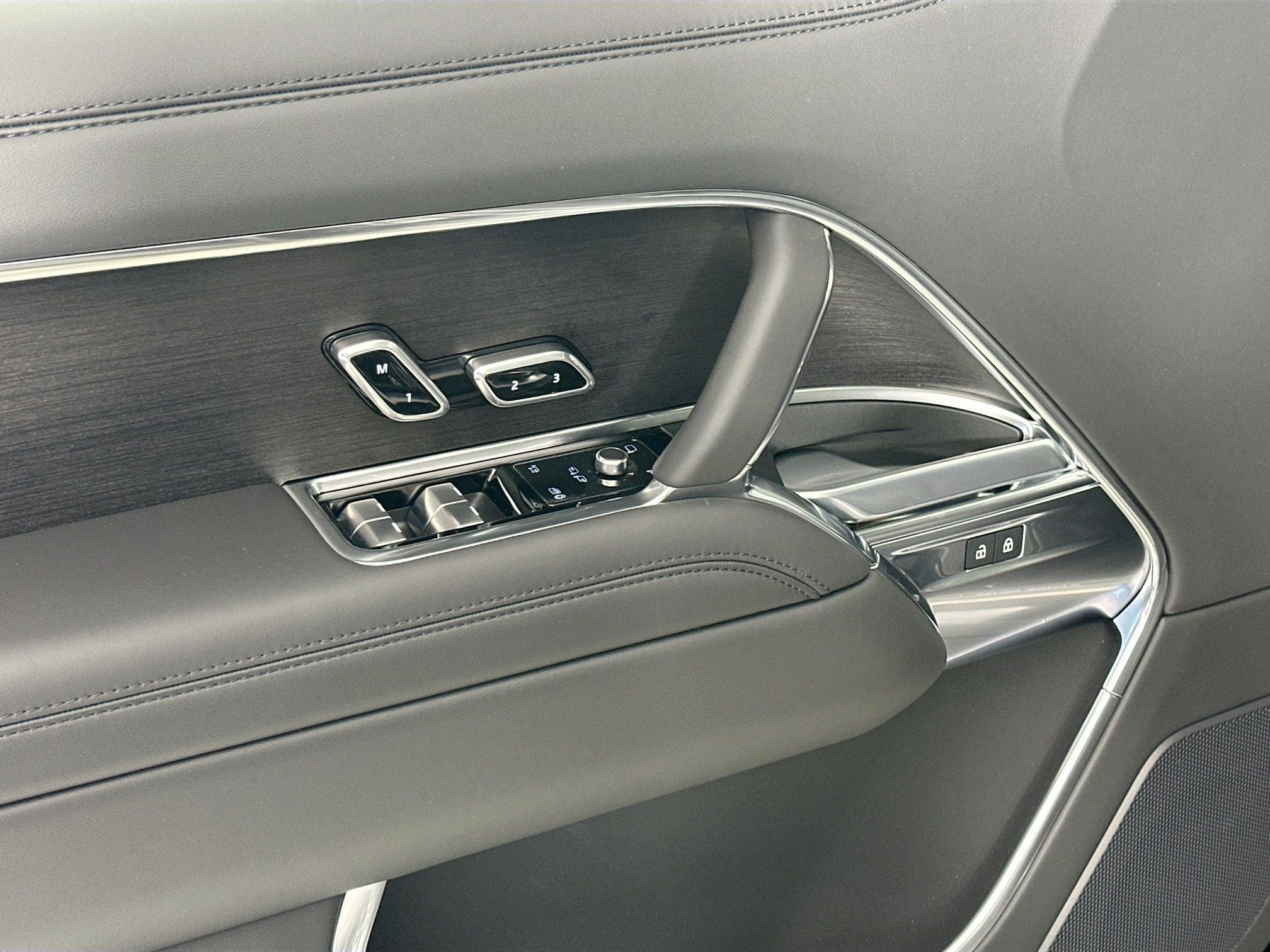 2026 Land Rover Range Rover SE LWB