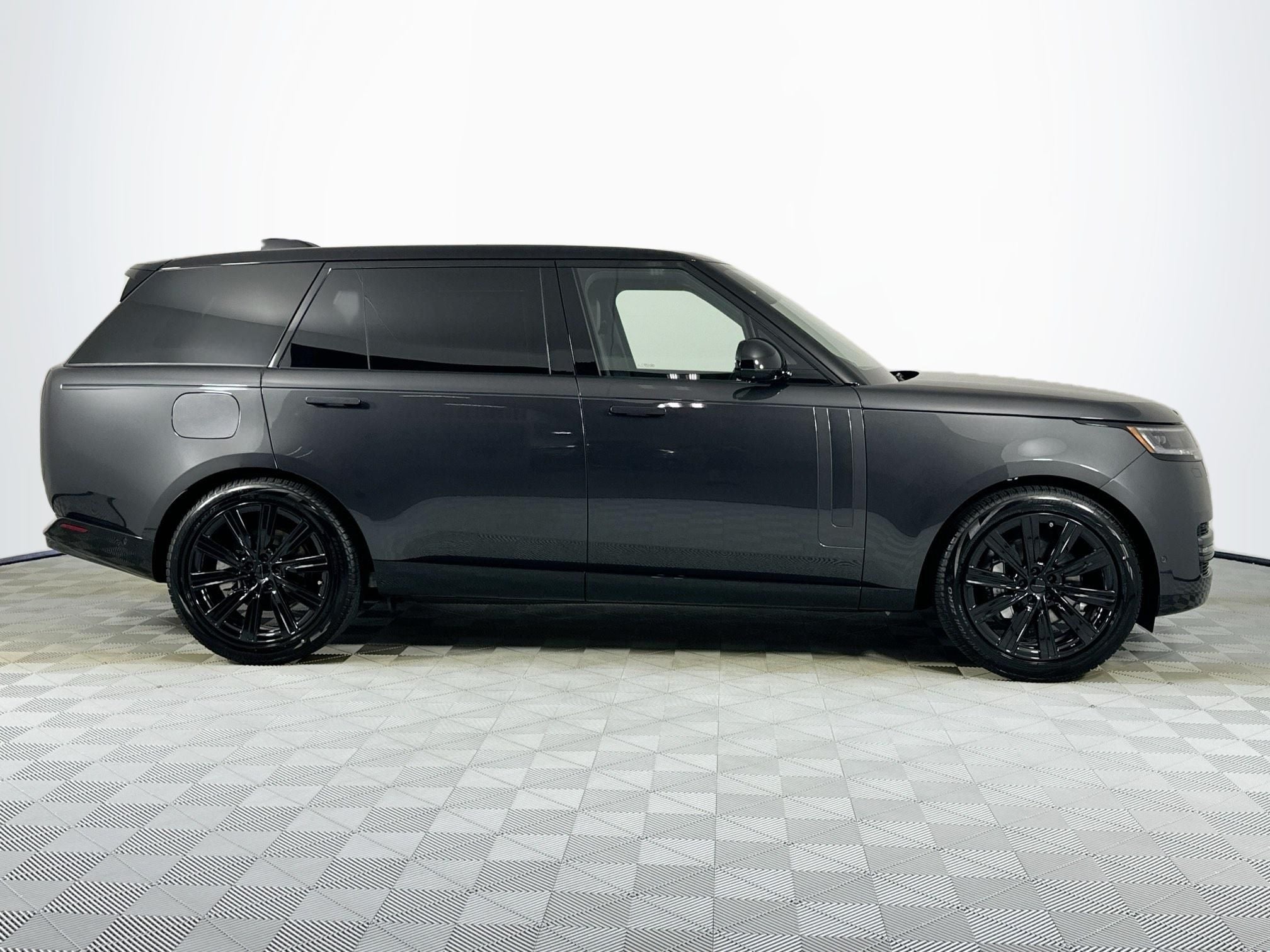 2026 Land Rover Range Rover SE LWB