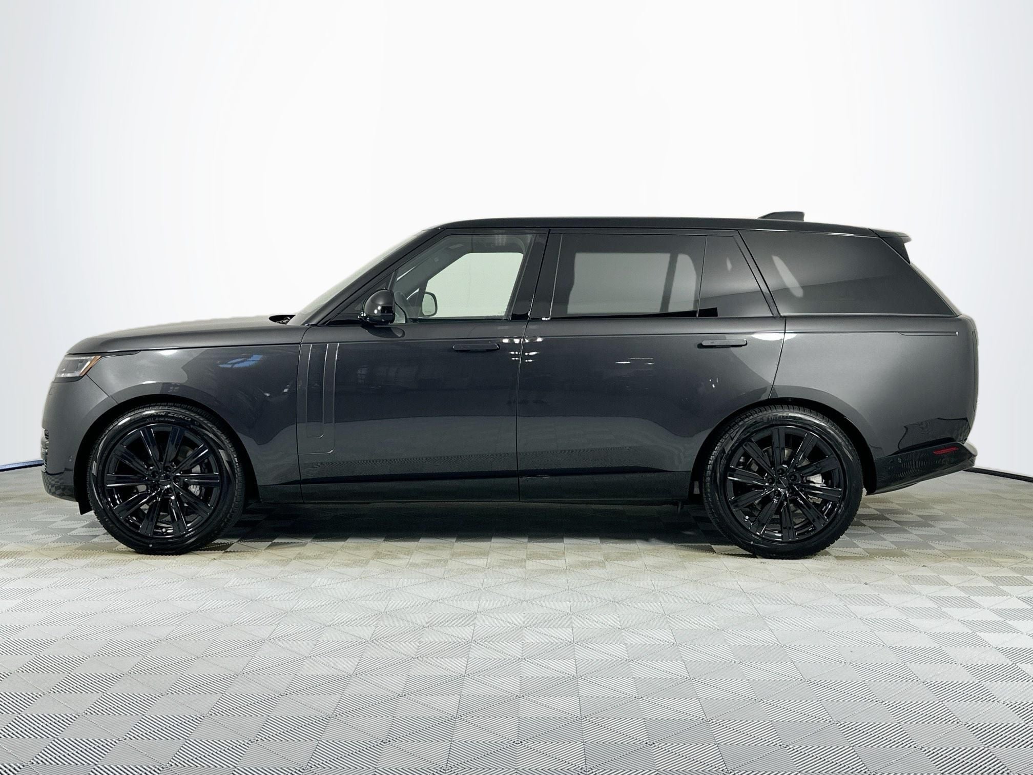 2026 Land Rover Range Rover SE LWB