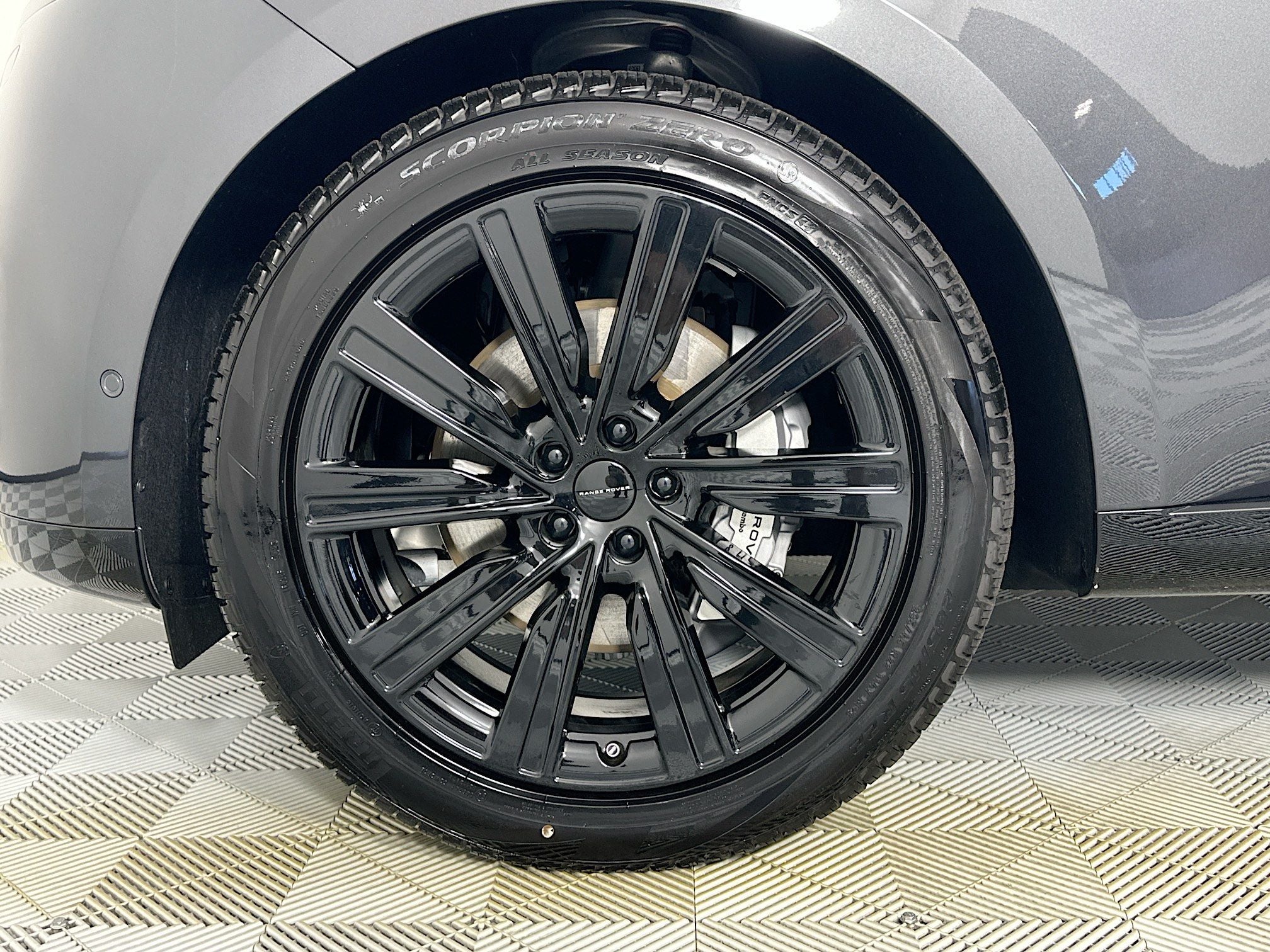 2026 Land Rover Range Rover SE LWB