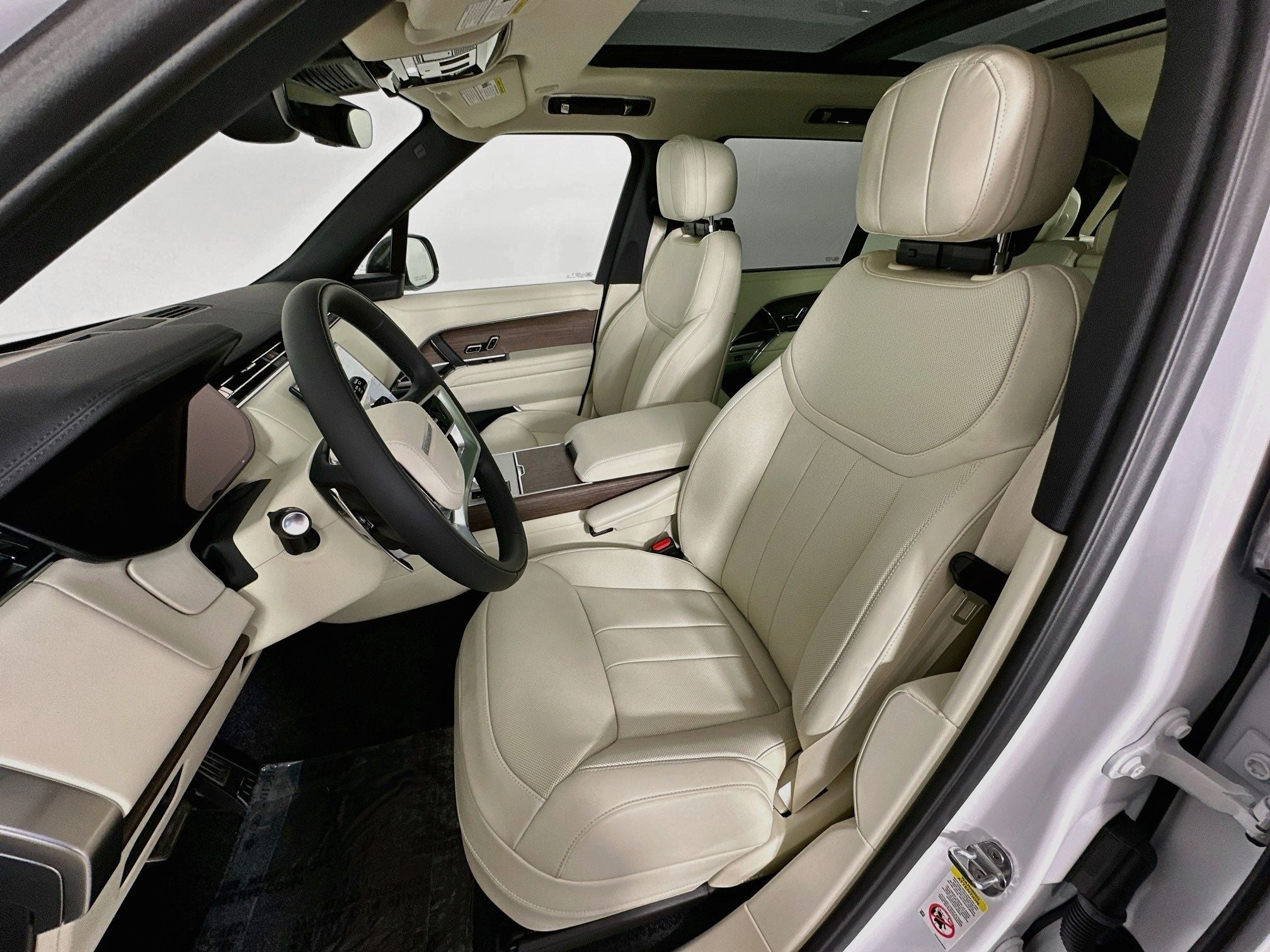 2026 Land Rover Range Rover SE LWB