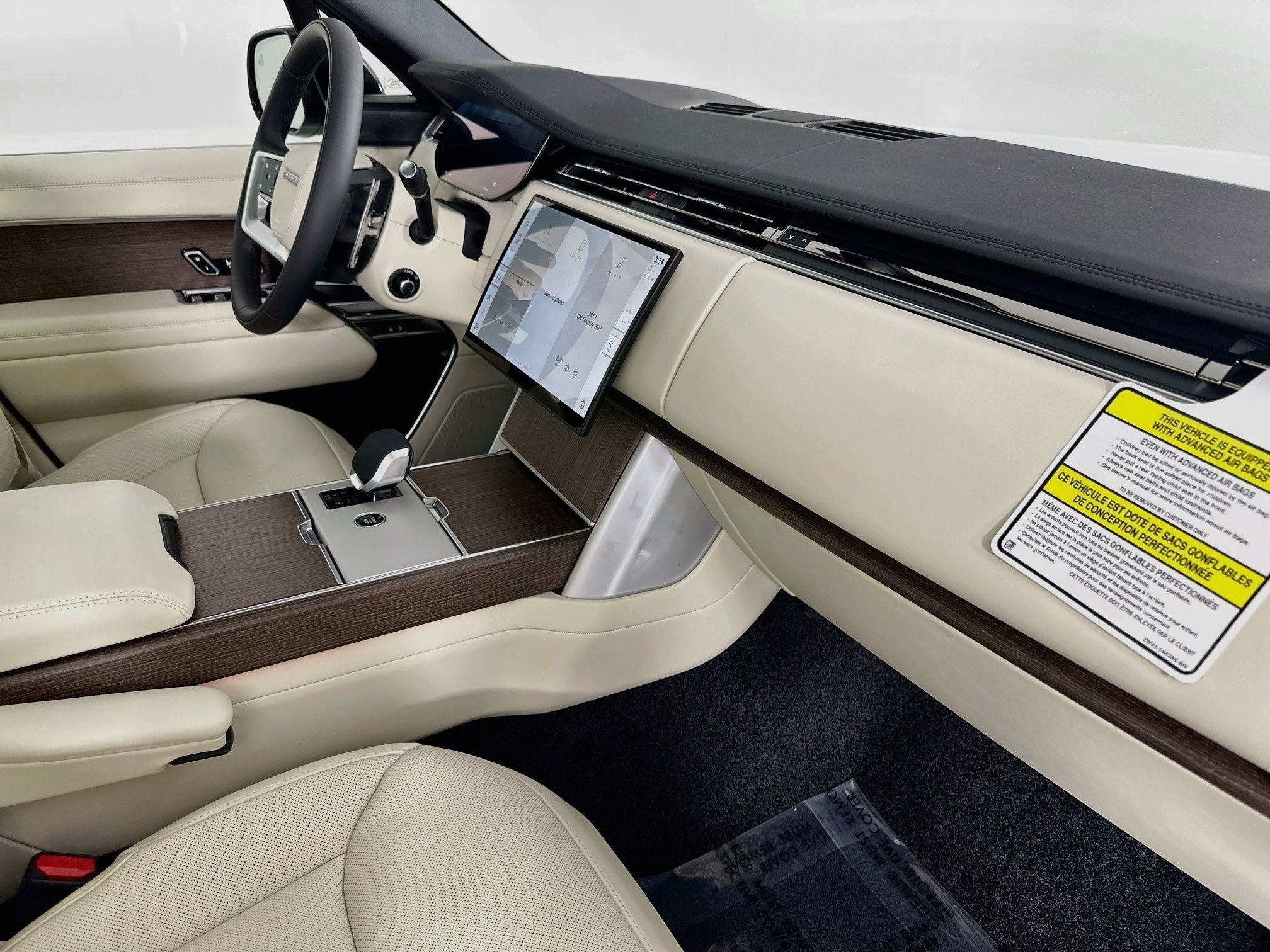 2026 Land Rover Range Rover SE LWB