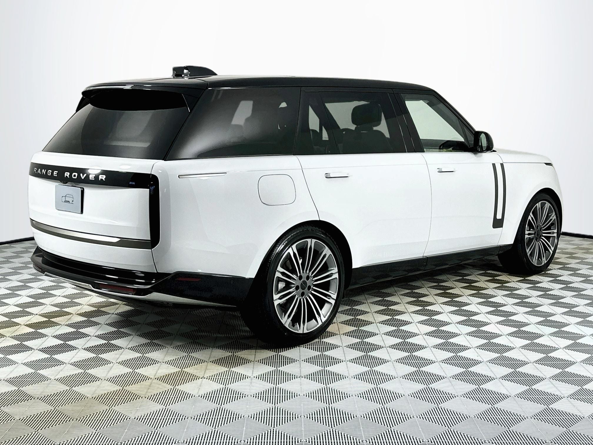 2026 Land Rover Range Rover SE LWB