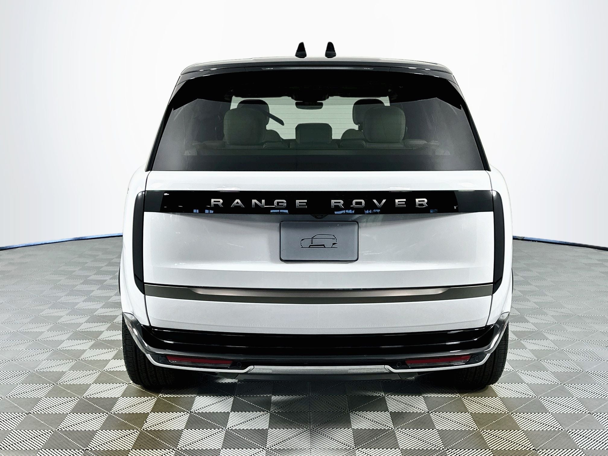 2026 Land Rover Range Rover SE LWB