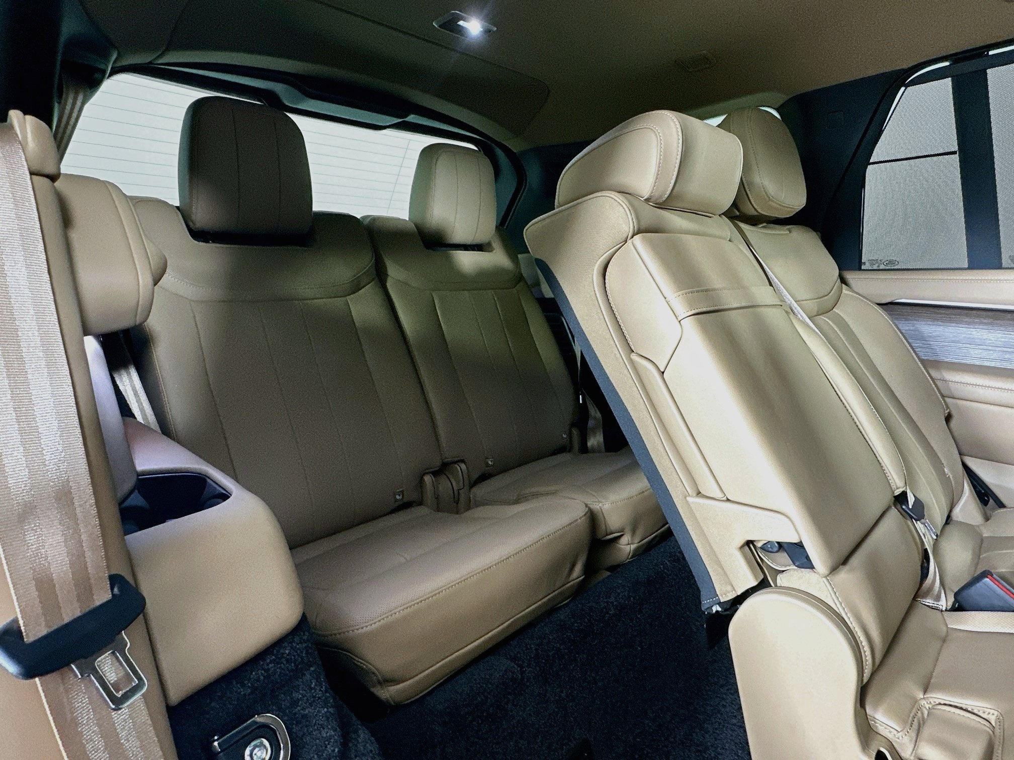 2027 Land Rover Range Rover SE LWB