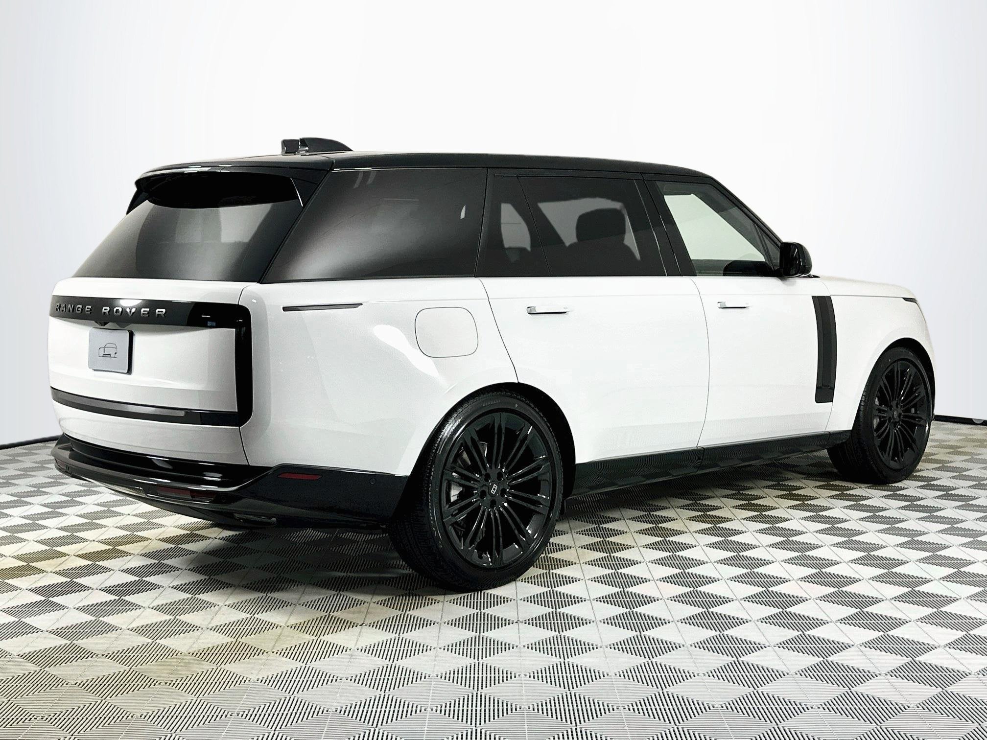 2027 Land Rover Range Rover SE LWB