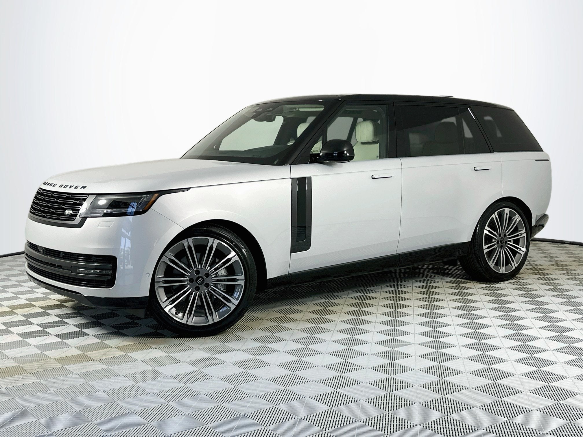 2027 Land Rover Range Rover SE LWB